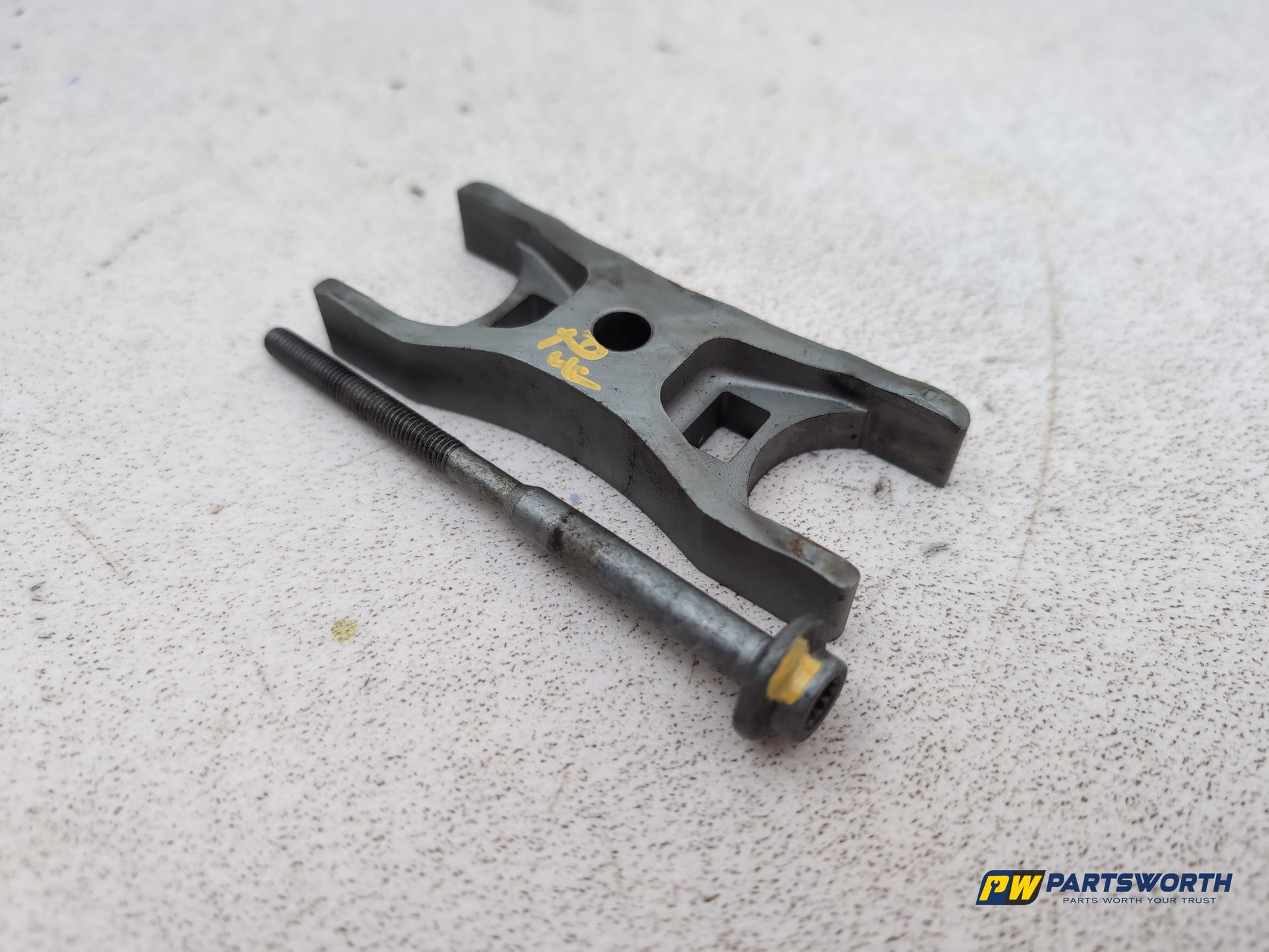 Audi A6 S Line C7 2.0l Diesel Injector Holding Clamp 04l216 2011-2018 - photo 2