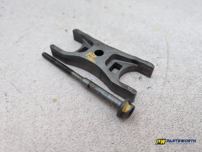 Audi A6 S Line C7 2.0l Diesel Injector Holding Clamp 04l216 2011-2018 - photo 2