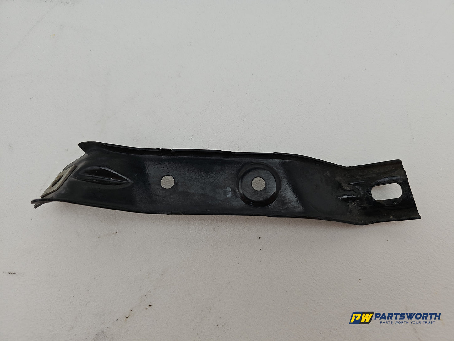 Mercedes-Benz B180 B-Class W246 Front Right Fender Bracket A2466280214 2011-2015 - photo 2