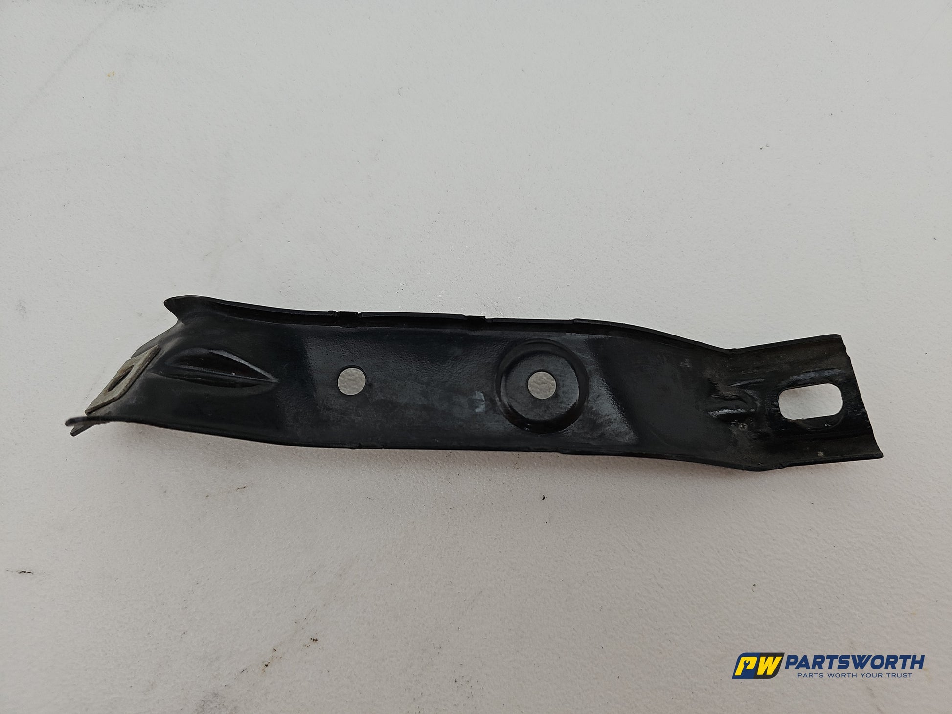 Mercedes-Benz B180 B-Class W246 Front Right Fender Bracket A2466280214 2011-2015 - photo 2