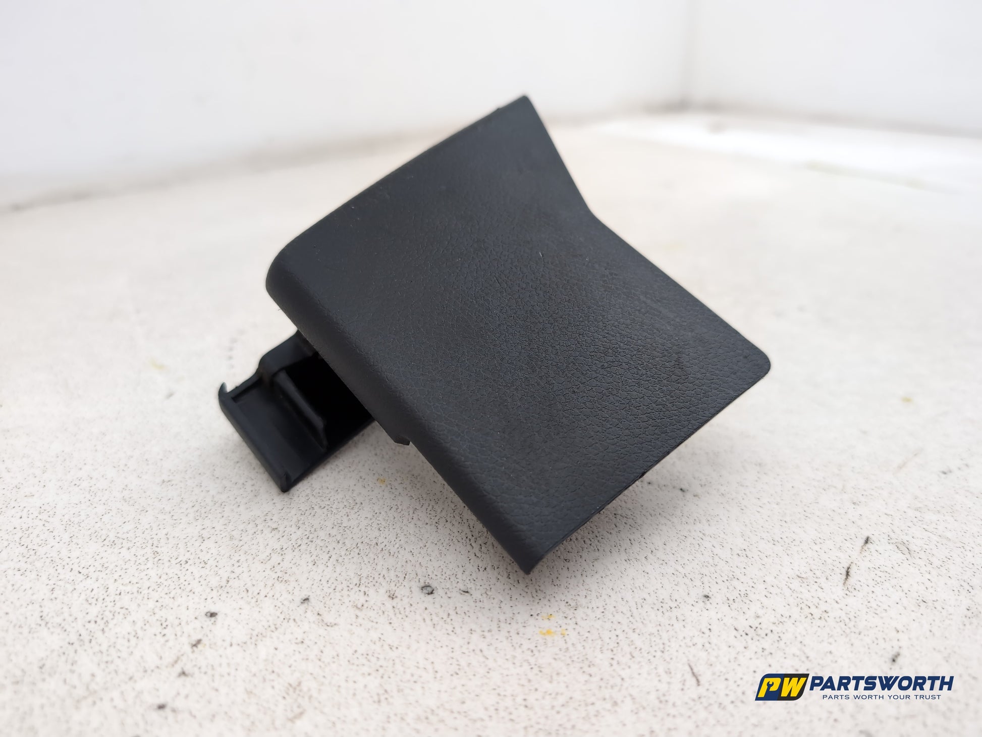 Mercedes-Benz B180 B-Class W246 Driver Side Front Seat Rail Trim A2469190500 - photo 2