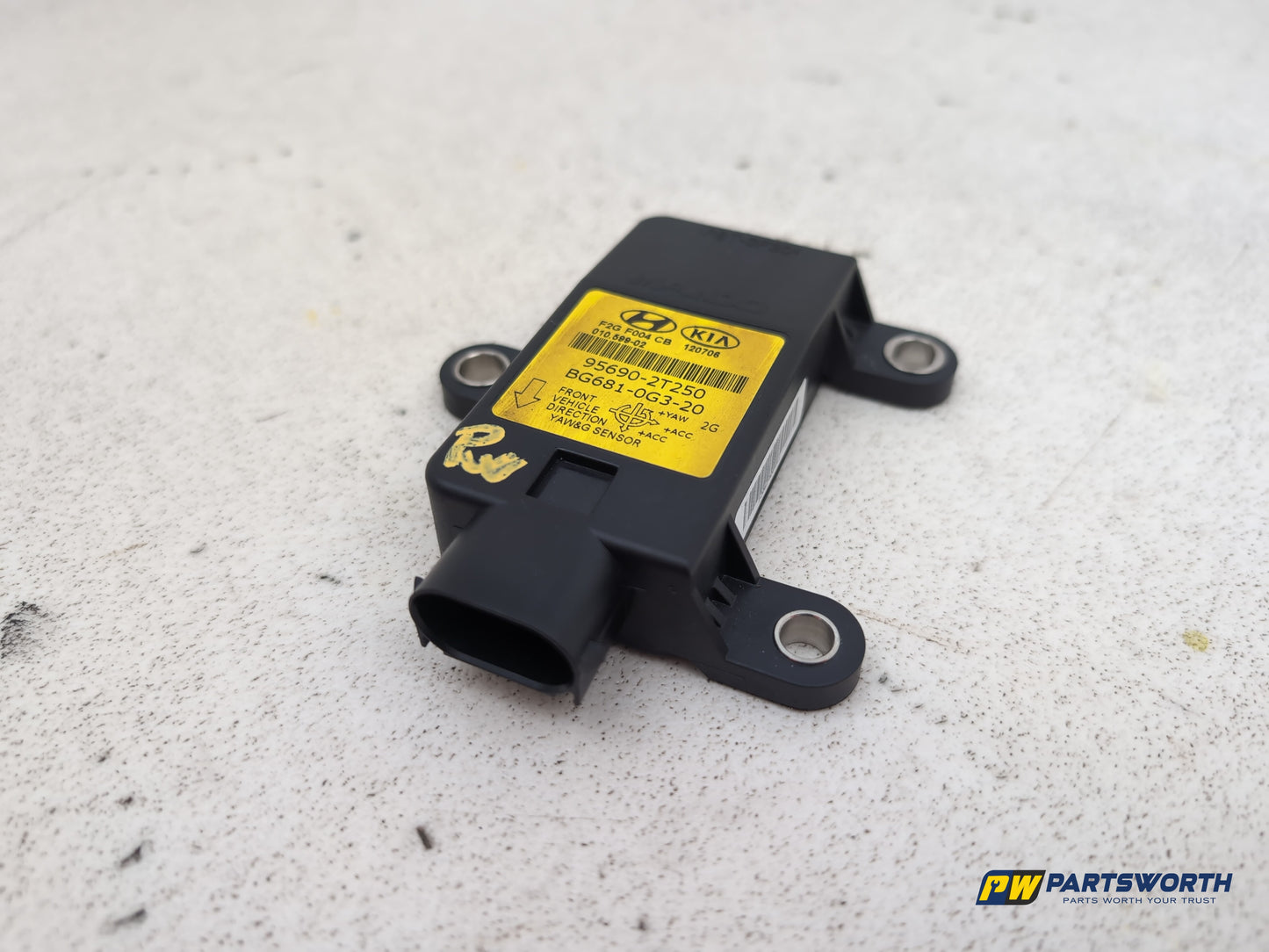 Hyundai I40 Style Blue Drive Yaw Rate Accelerator Sensor 956902t250 2011-2019 - photo 2
