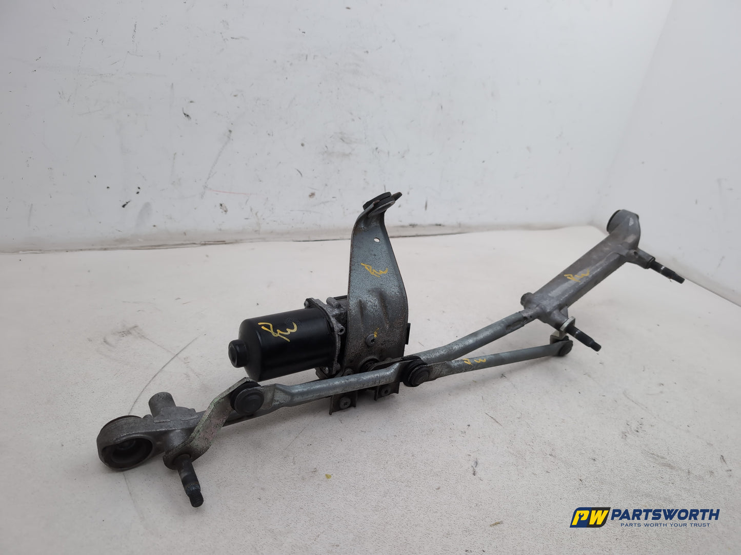 Mercedes-Benz B180 B-Class W246 Front Wiper Motor With Linkage A2468200140 - photo 2