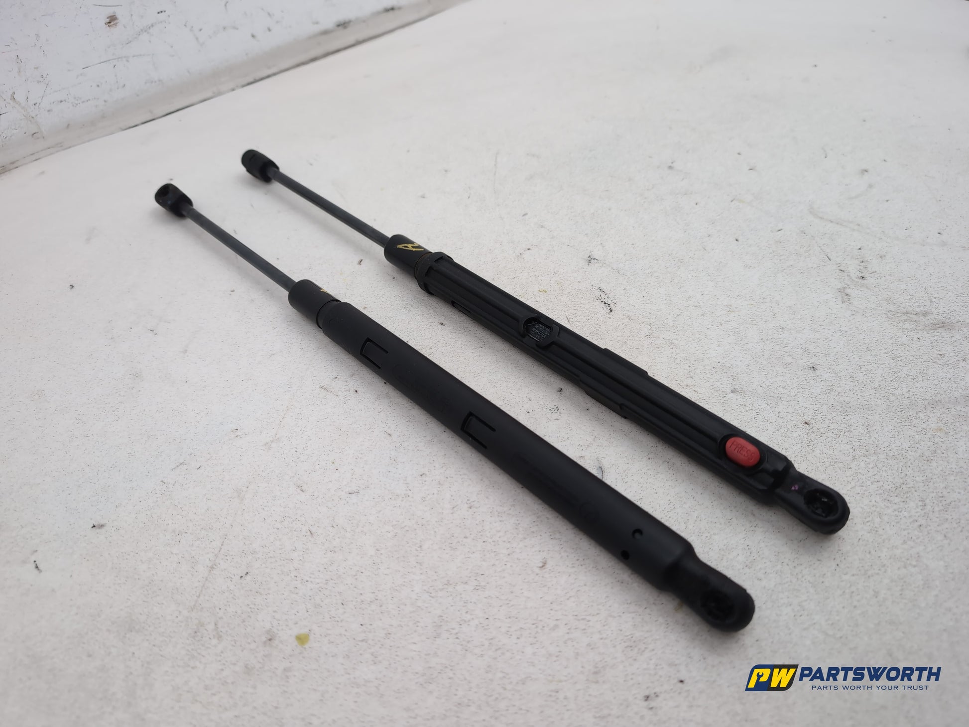 Mercedes R320 R-Class W251 Gas Pressure Hood Dampers Pair A2518800229 2006-2013 - photo 2