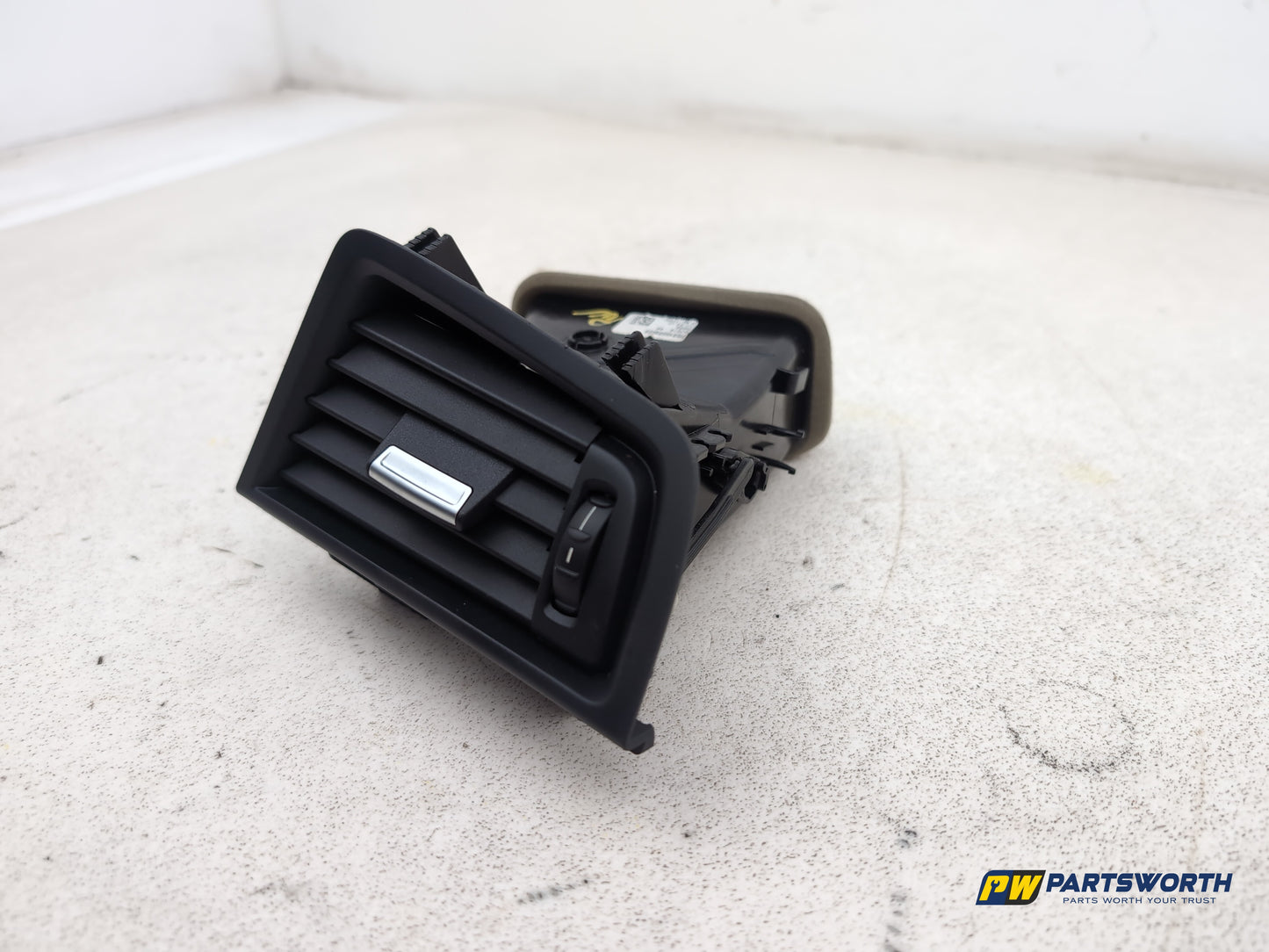 Bmw 5 Series 520d Se Auto F10 Dashboard Air Vent Right Driver Side 5916688809 - photo 2