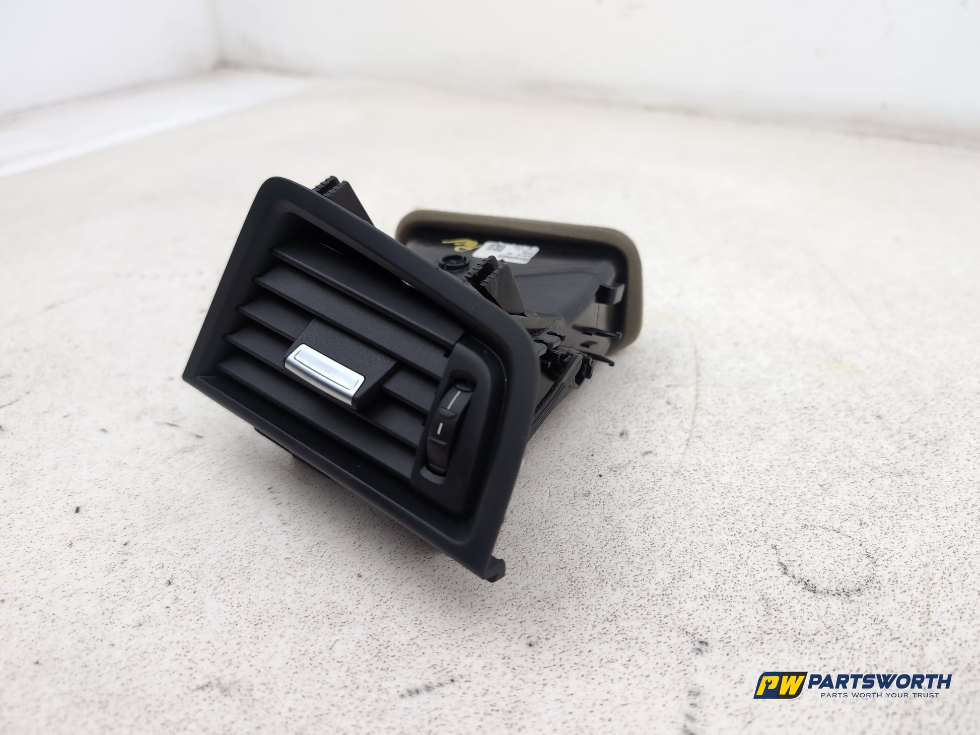 Bmw 5 Series 520d Se Auto F10 Dashboard Air Vent Right Driver Side 5916688809 - photo 2