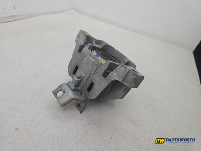Mercedes-Benz B180 B-Class W246 Engine Mounting Bracket A24624002 2011-2018 - photo 2