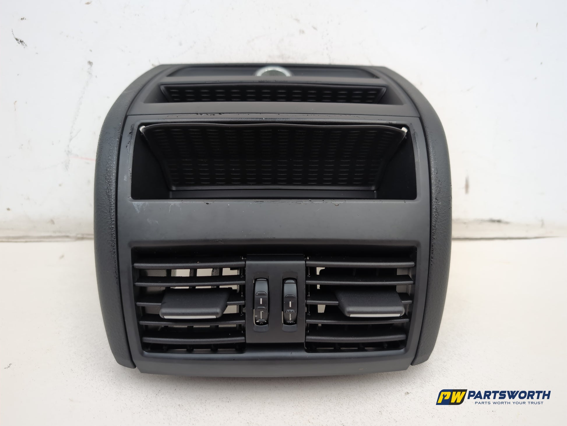 Bmw 5 Series 520d Se F10 Rear Centre Console Air Vent Trim 9206664 2010-2017 - photo 2