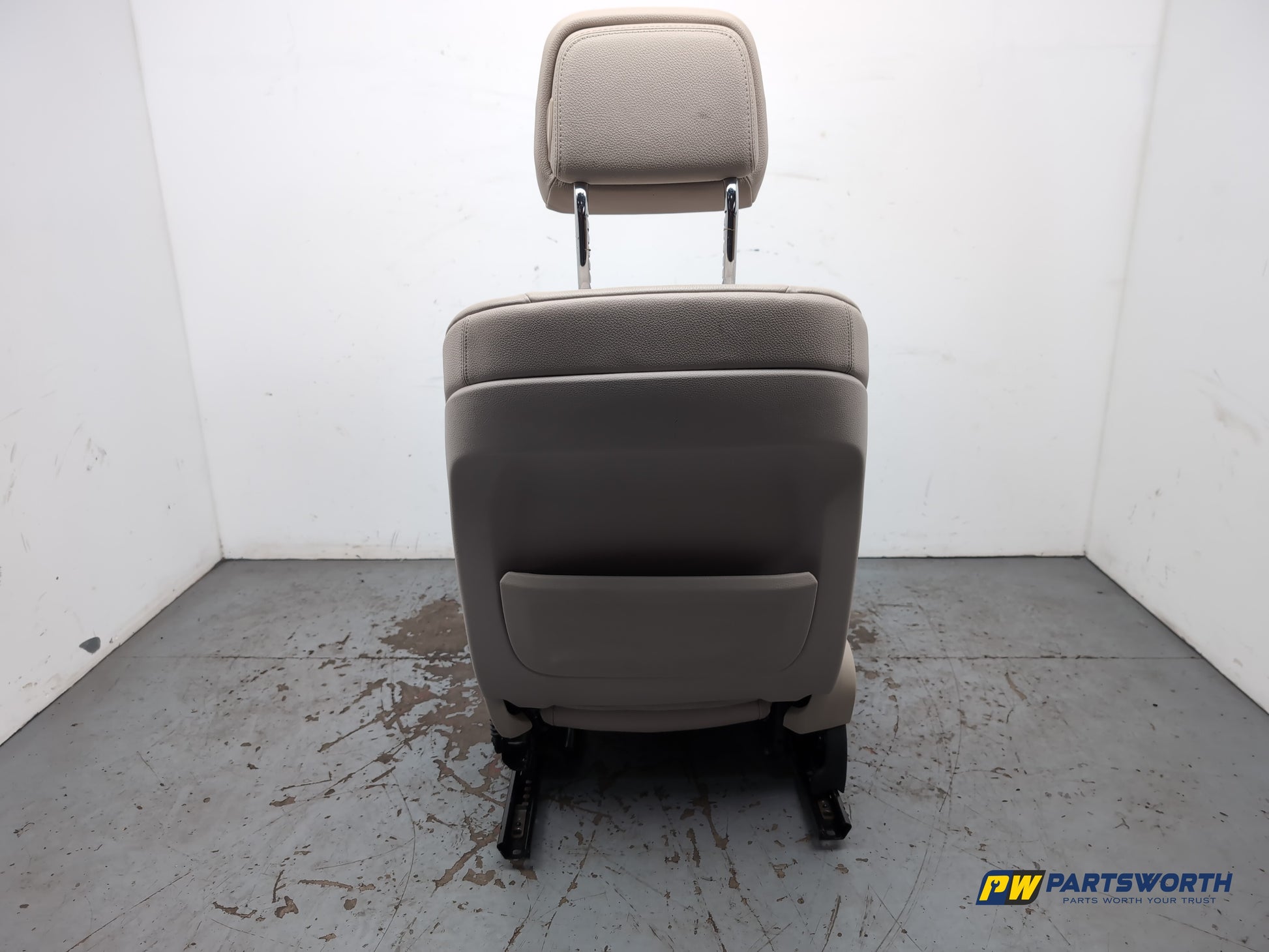 Seat Front RH 8