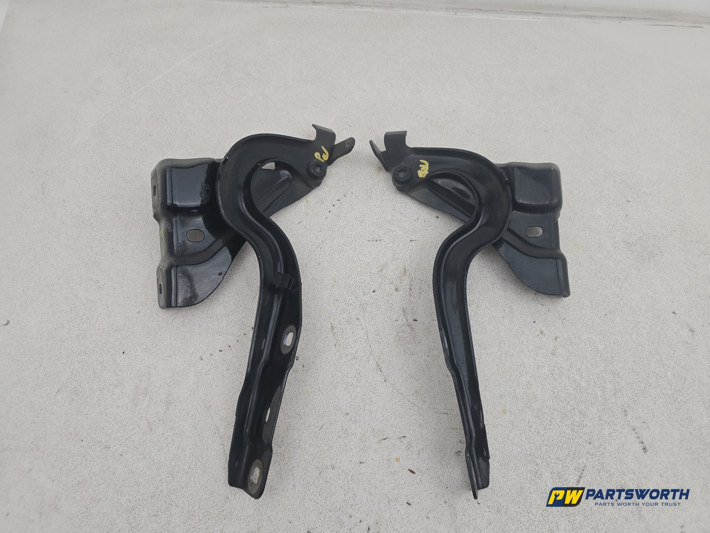 Bonnet Hinges 8