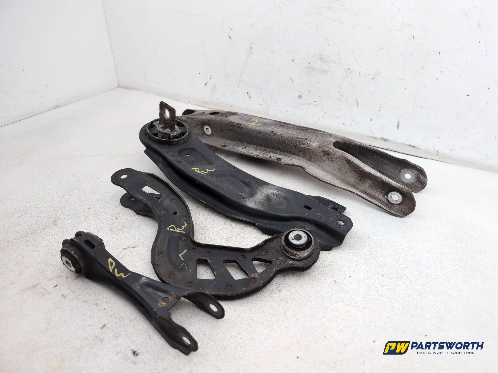 Suspension Arm Rear Wishbone LH 2