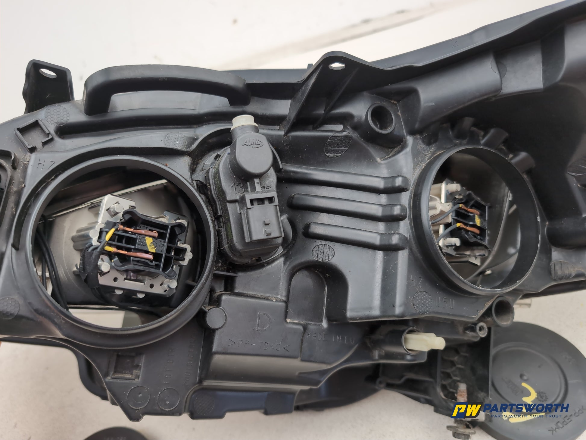 Headlamp RH 8