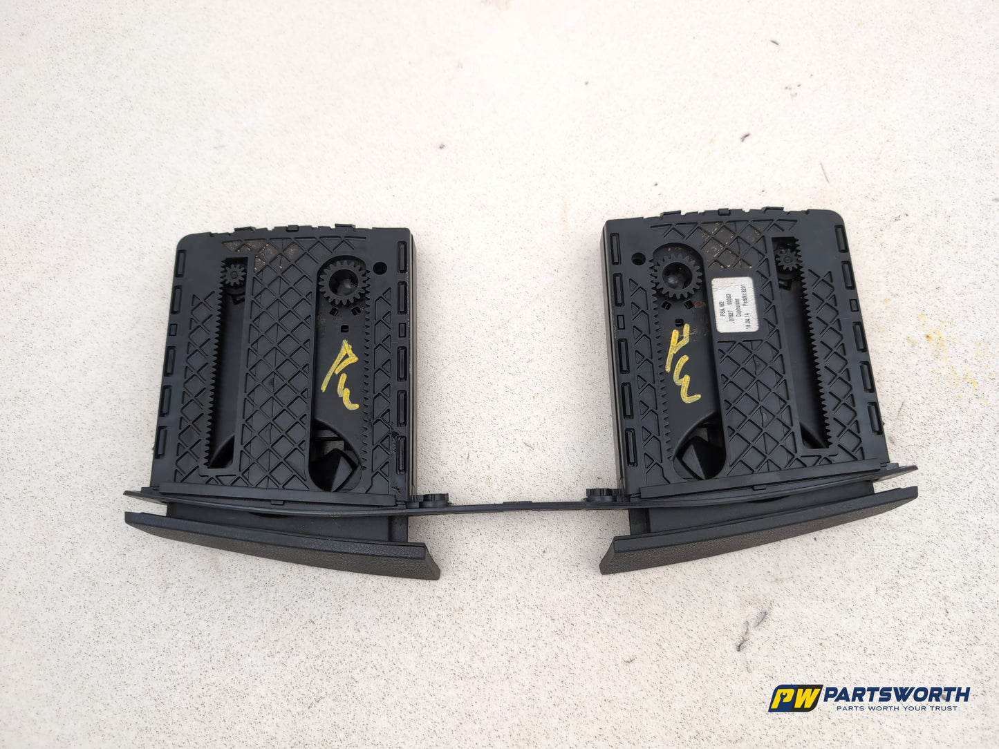 Facia Cup Holder 2