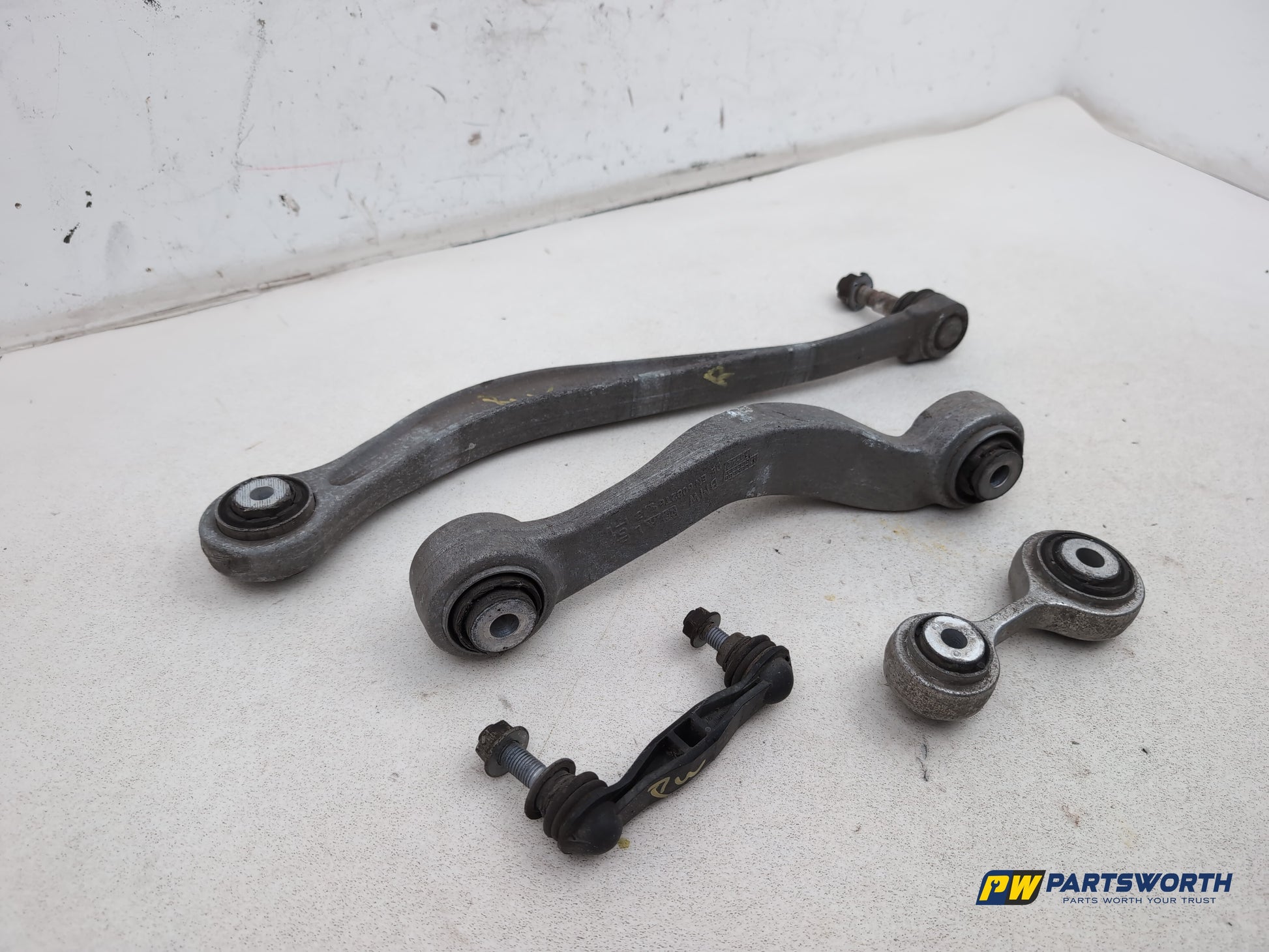 Suspension Arm Rear Wishbone RH 2