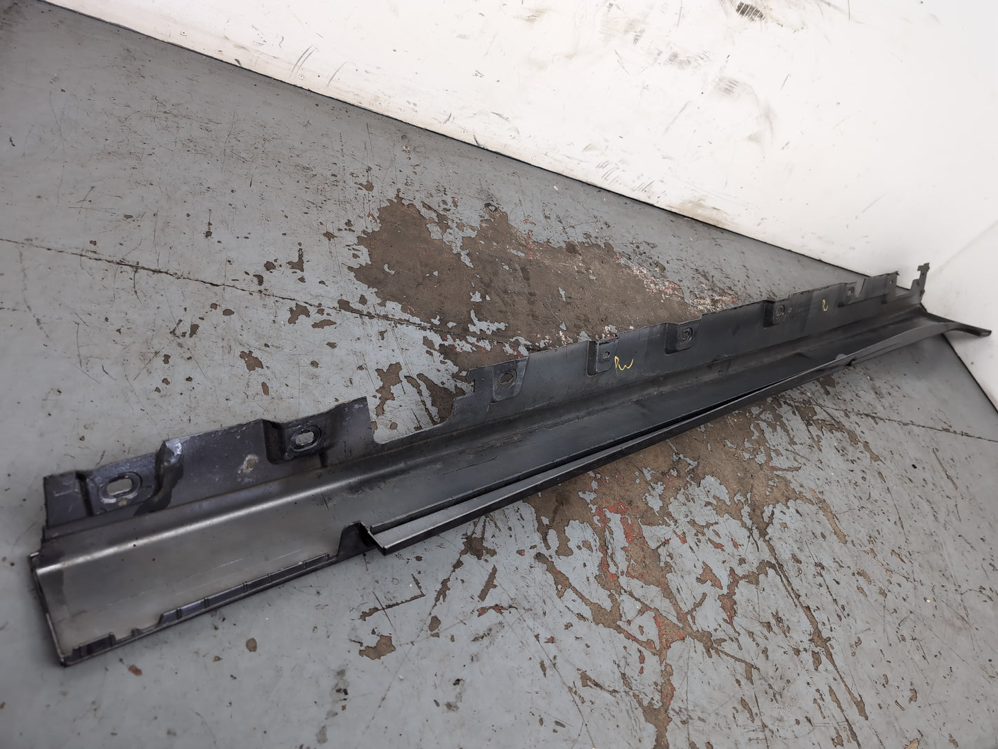 Side Skirt LH 8