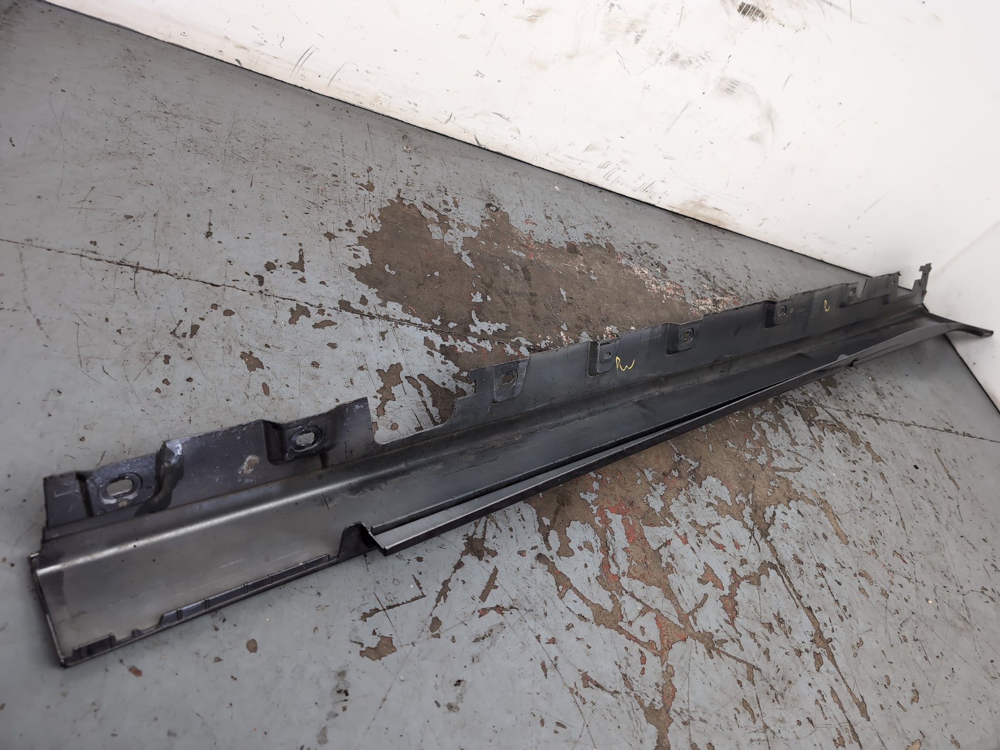 Side Skirt LH 8