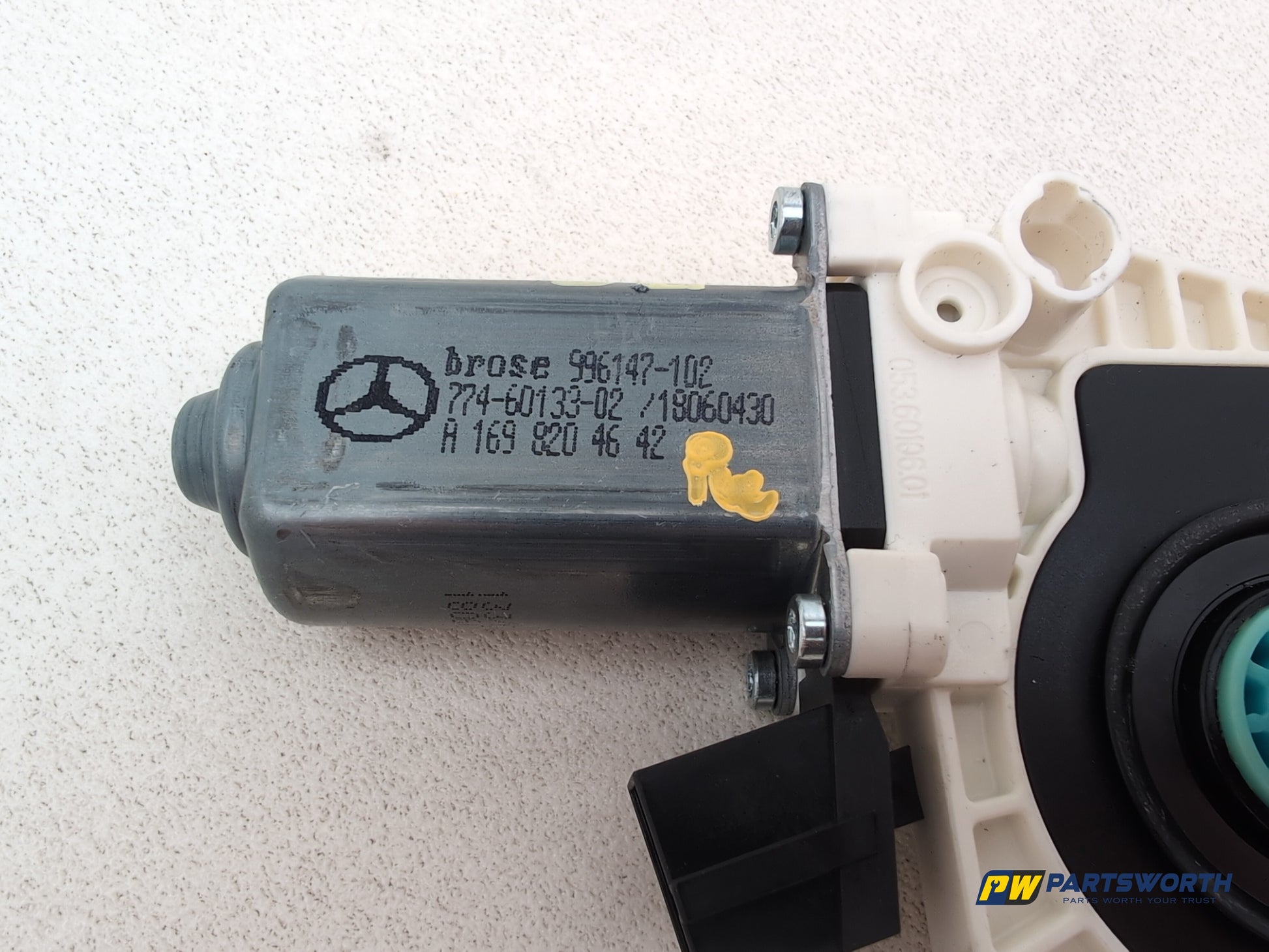 Door Rear Window Regulator RH 2