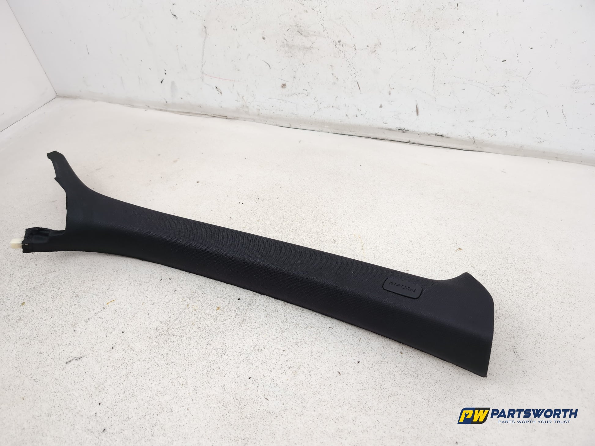 RH A Pillar Trim  2