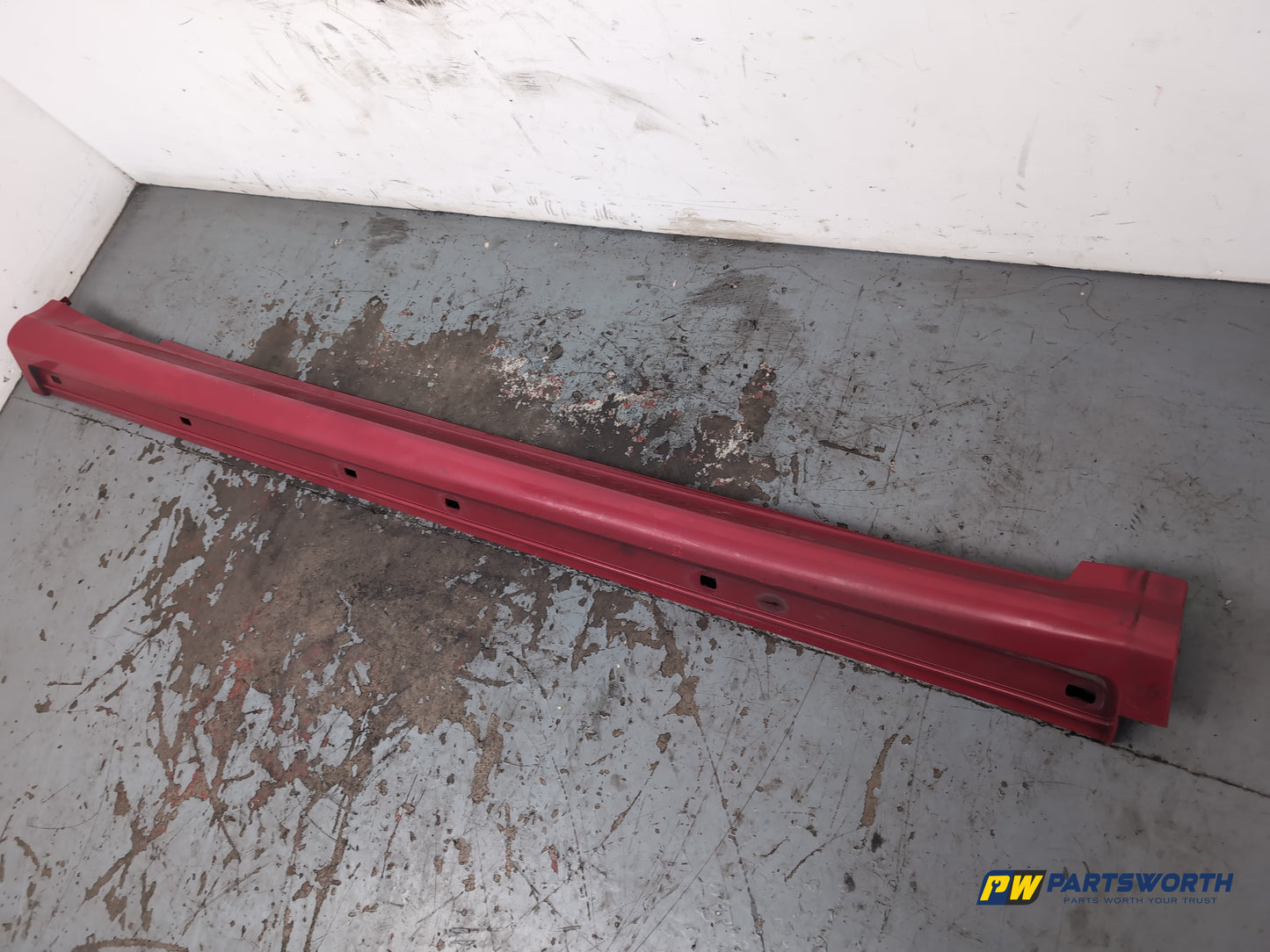 Side Skirt RH 2