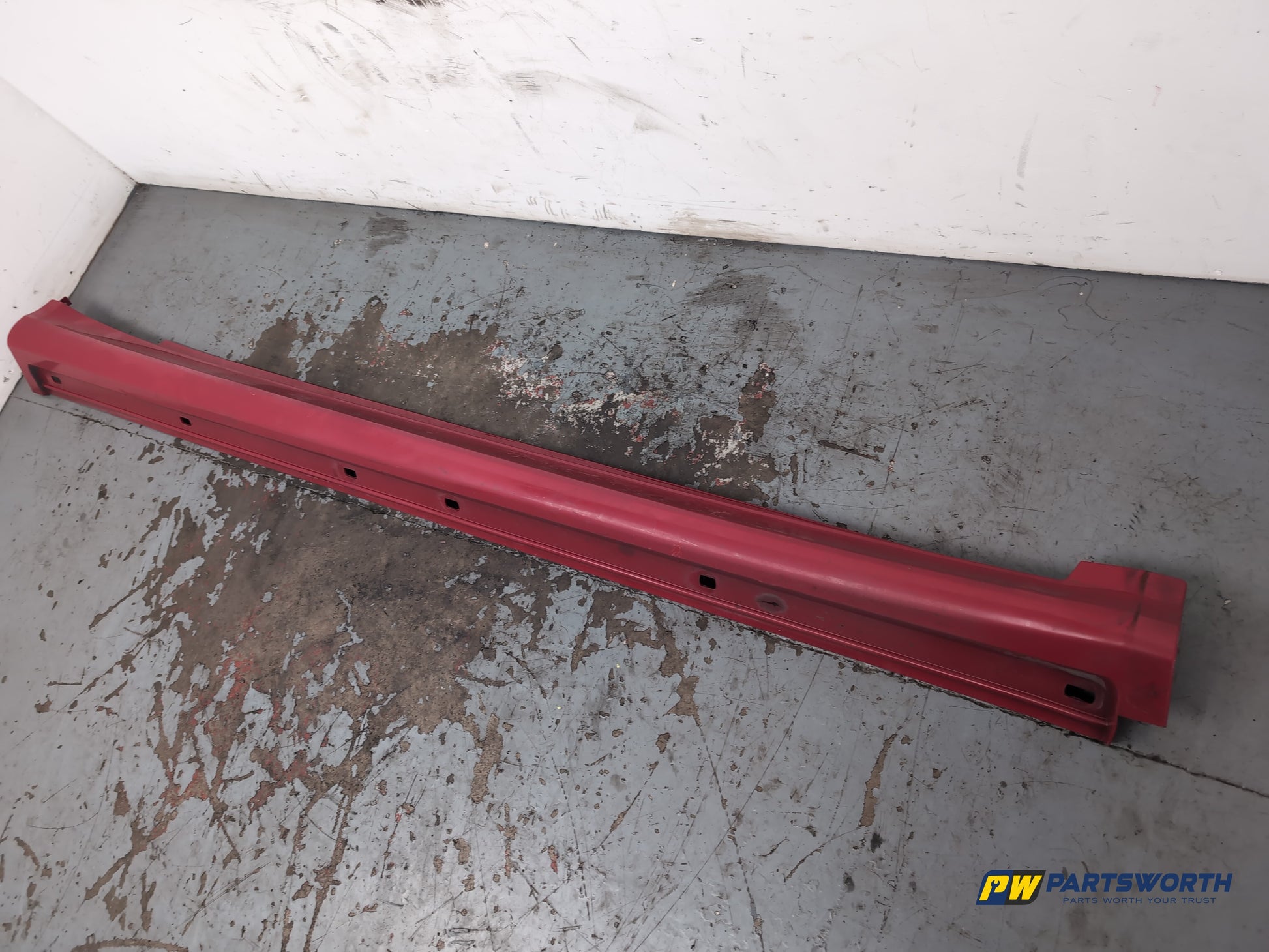 Side Skirt RH 2