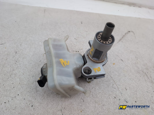 Audi A4 S Line Tdi Auto 2.0l Diesel Brake Master Cylinder Assembly 8k0611301a - photo 2