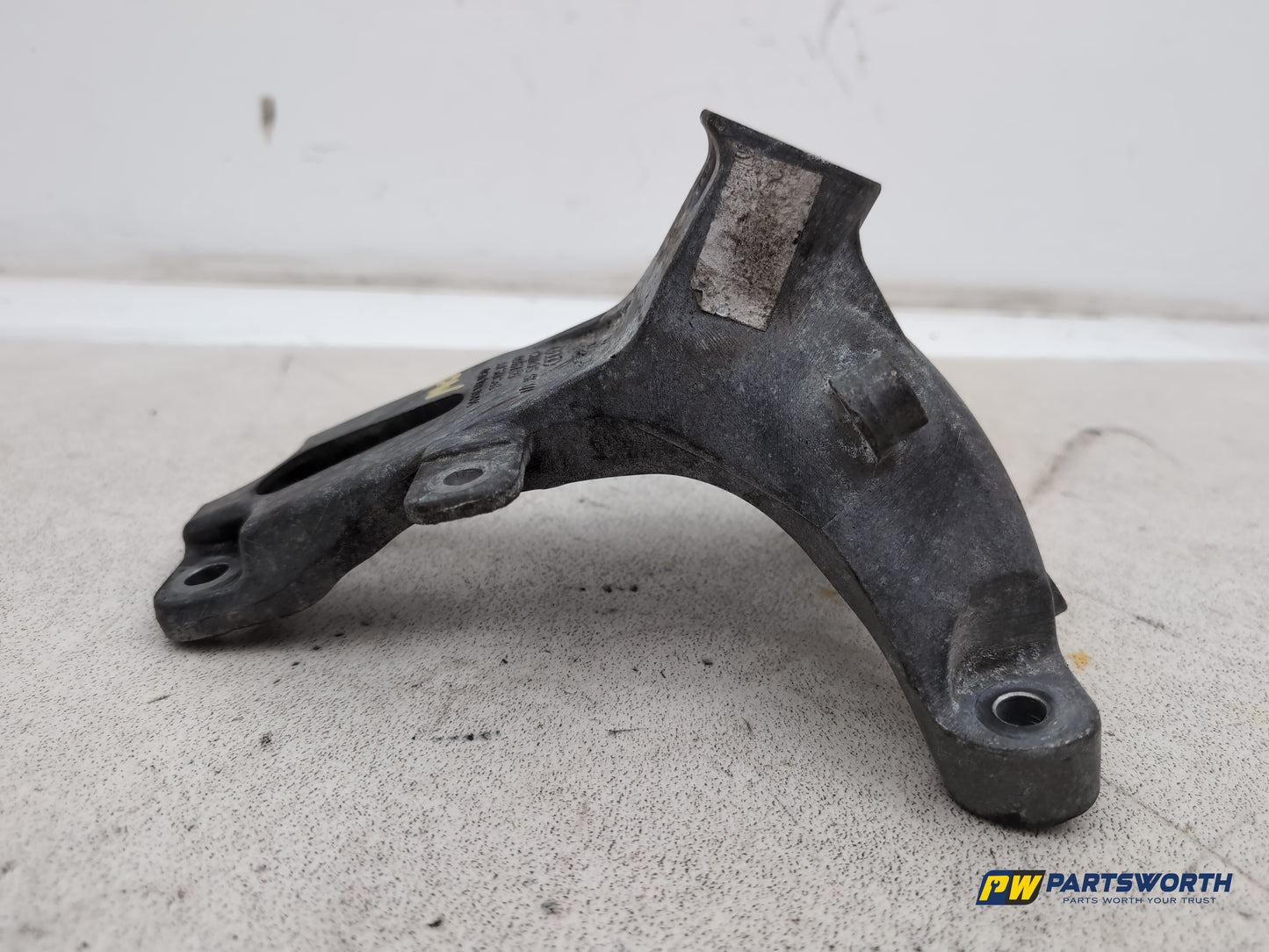 Engine Mounting Bracket 2