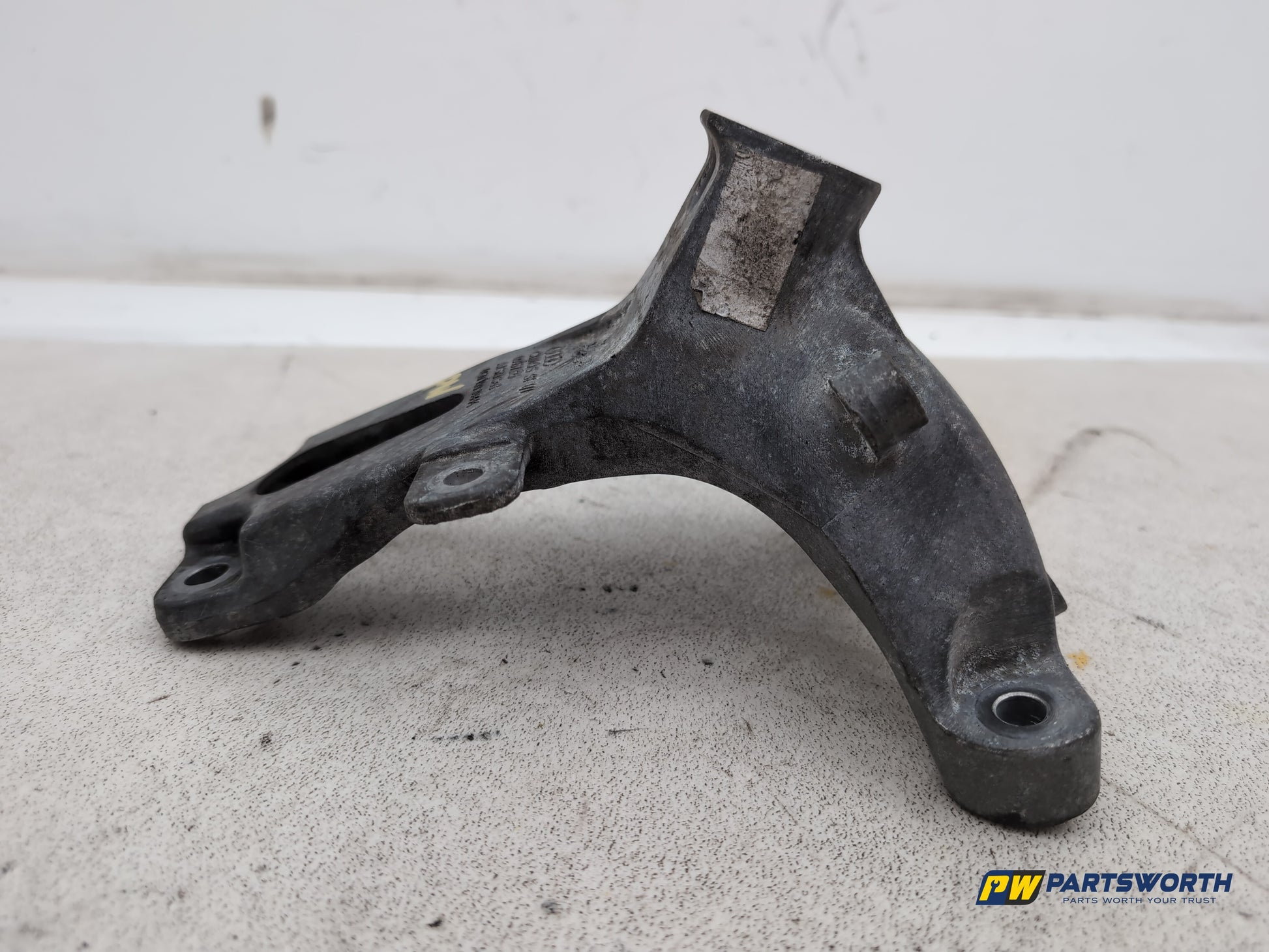 Engine Mounting Bracket 2