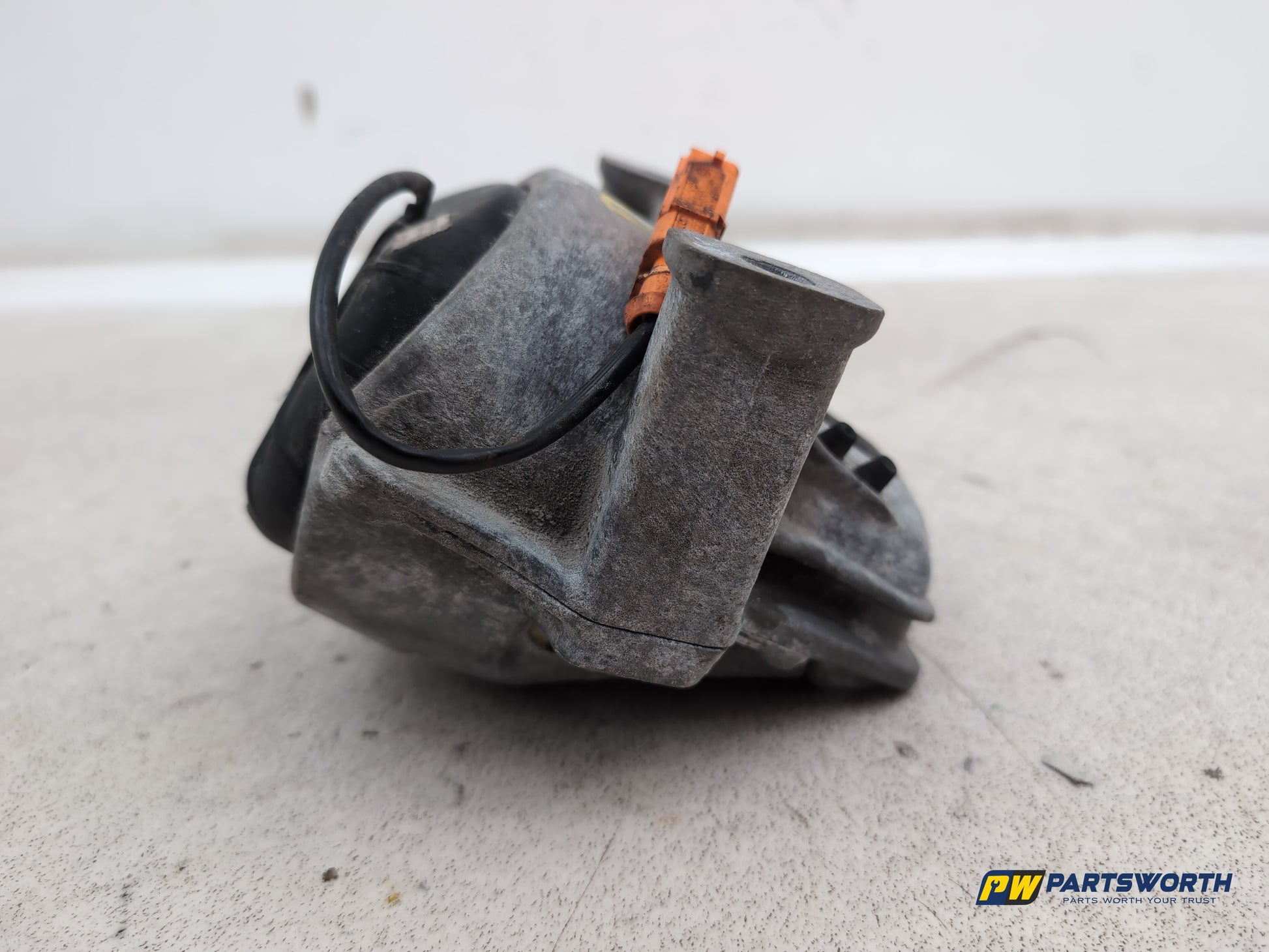 Engine Mounting Bracket 2