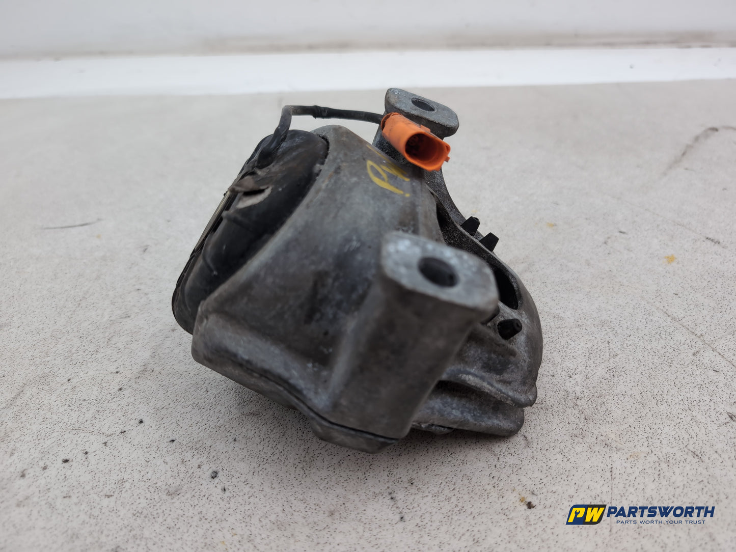 Engine Mounting Bracket 2