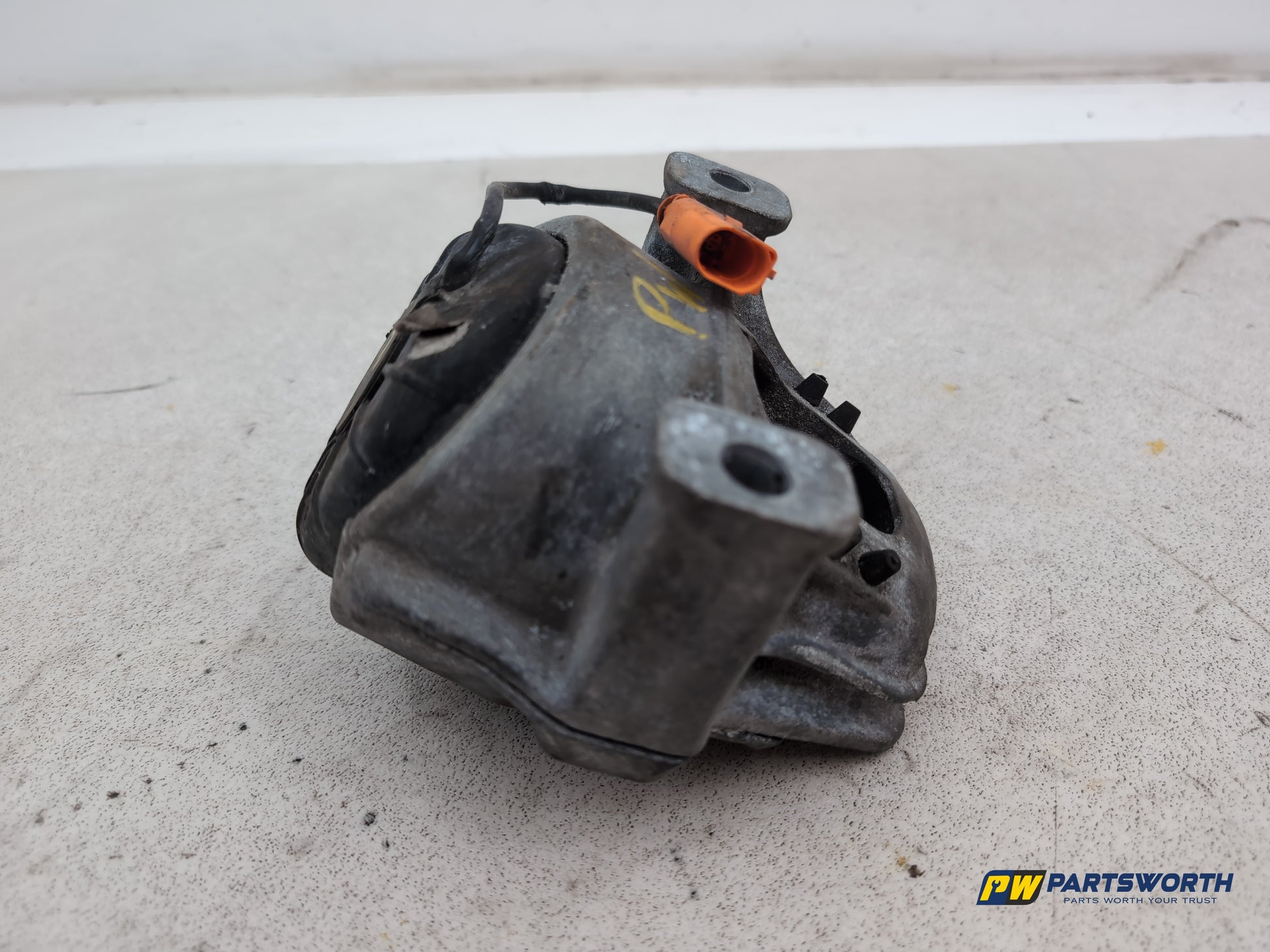 Engine Mounting Bracket 2