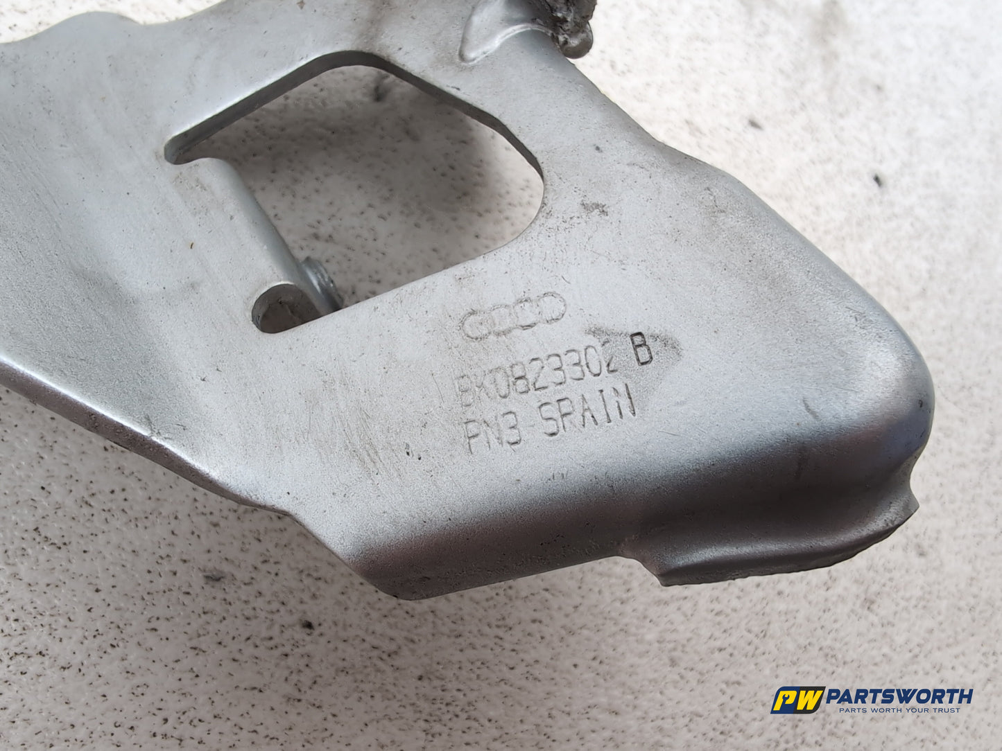 Bonnet Hinges 7