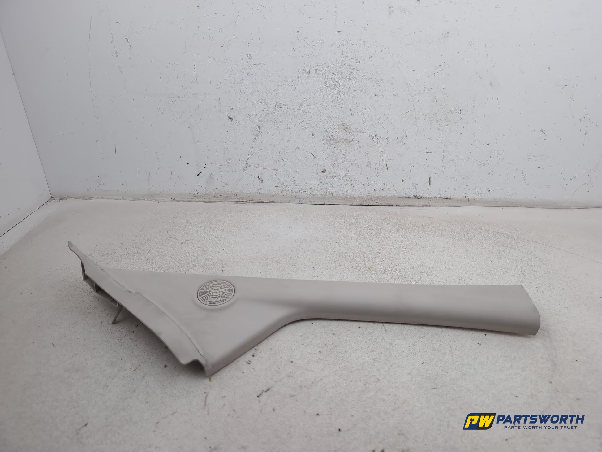RH A Pillar Trim  1