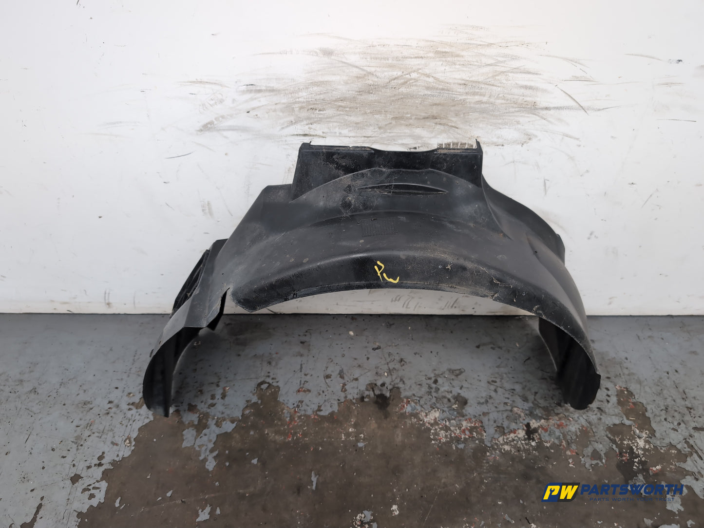 Moulding Wheel Arch Front LH 1