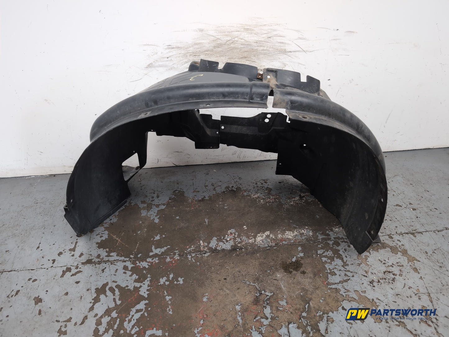Moulding Wheel Arch Front LH 1