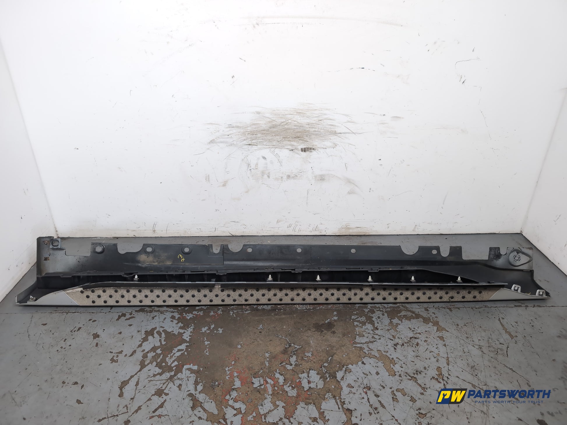 Side Skirt RH 1
