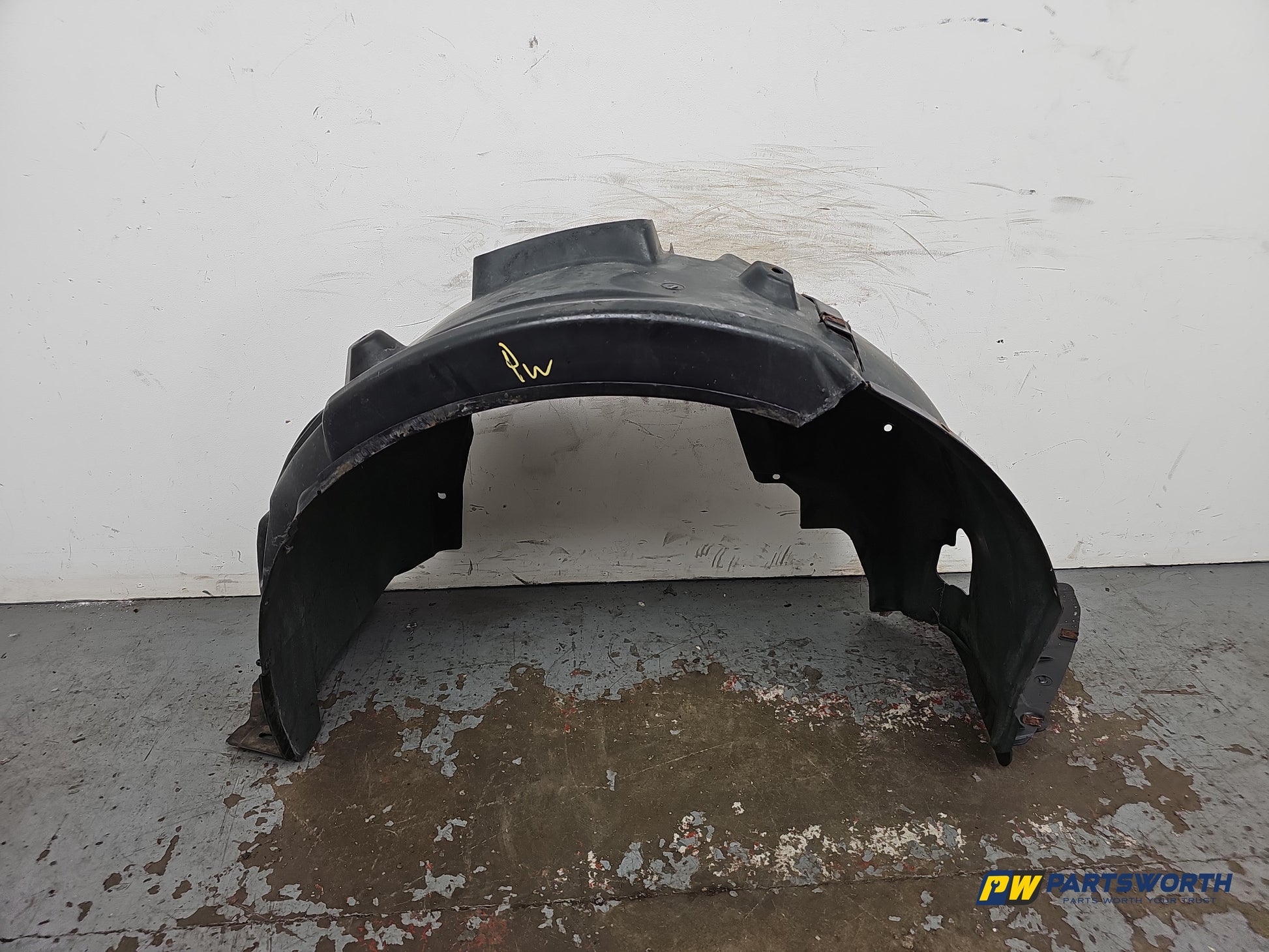 Moulding Wheel Arch Front RH 1
