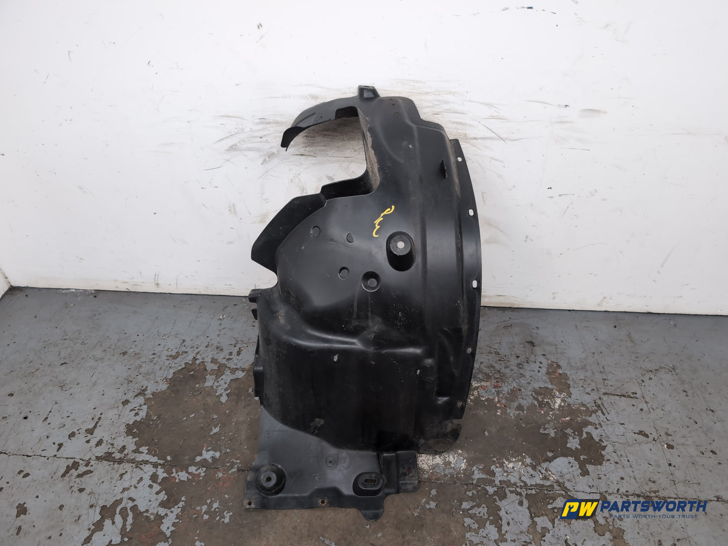 Moulding Wheel Arch Front LH 1