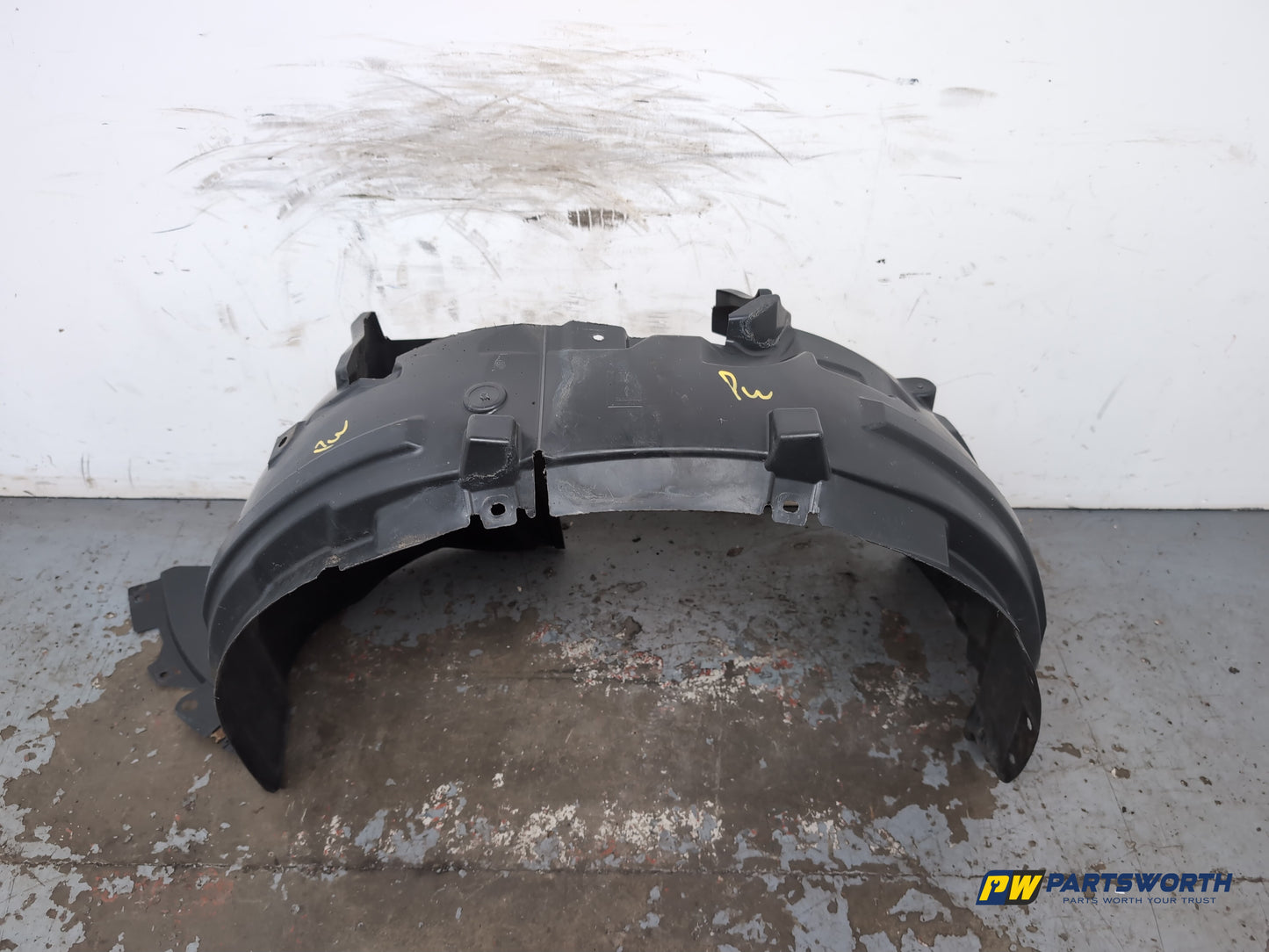 Moulding Wheel Arch Front LH 1