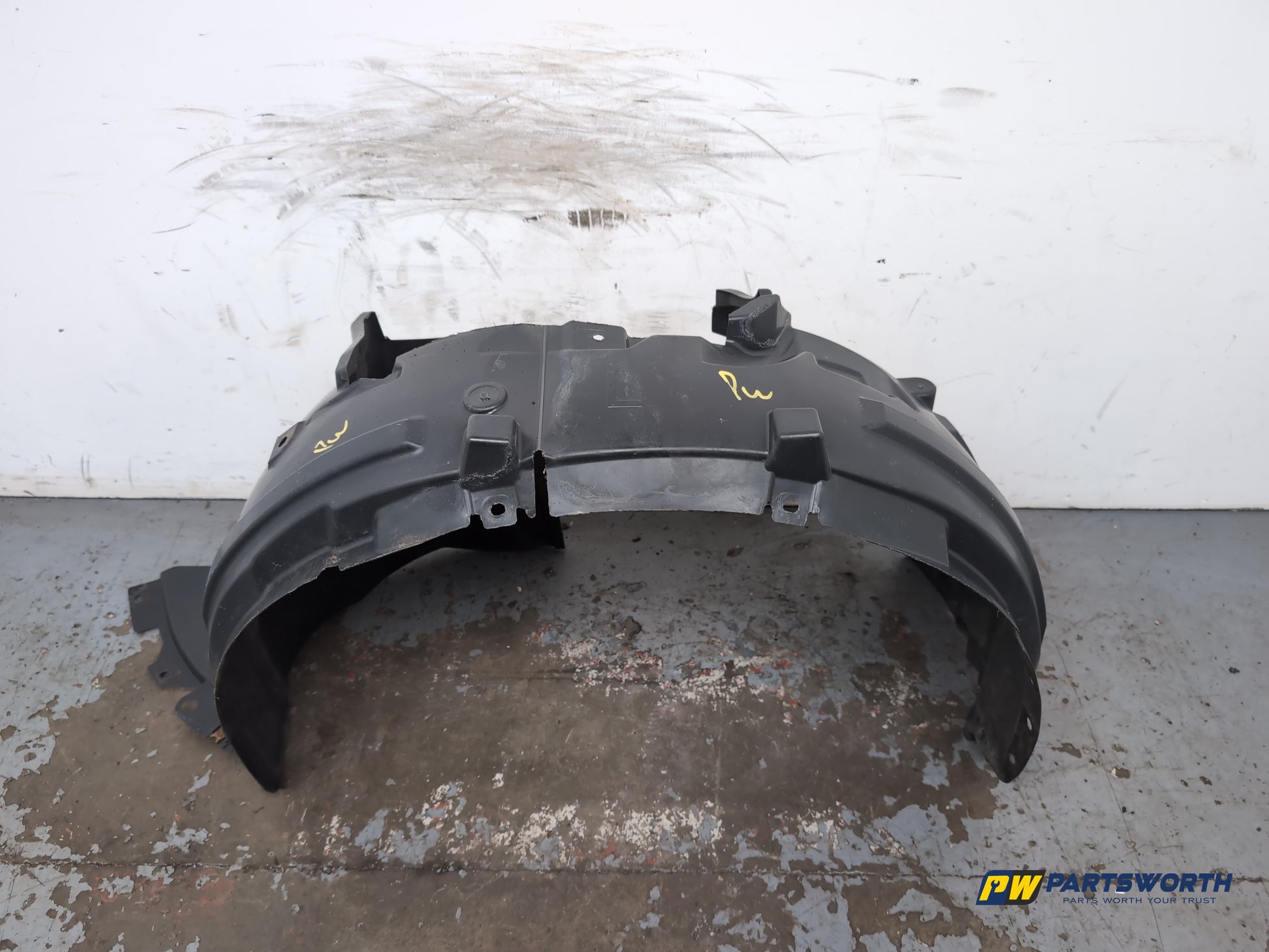 Moulding Wheel Arch Front LH 1
