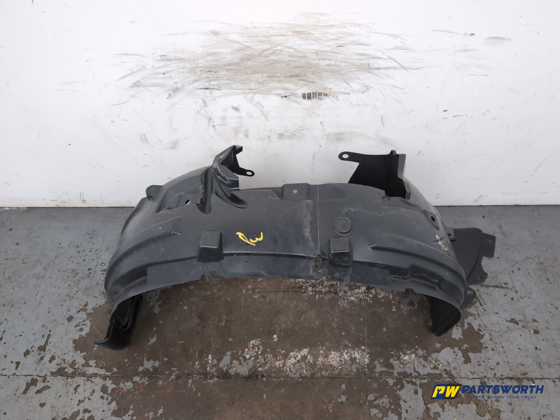 Moulding Wheel Arch Front RH 1
