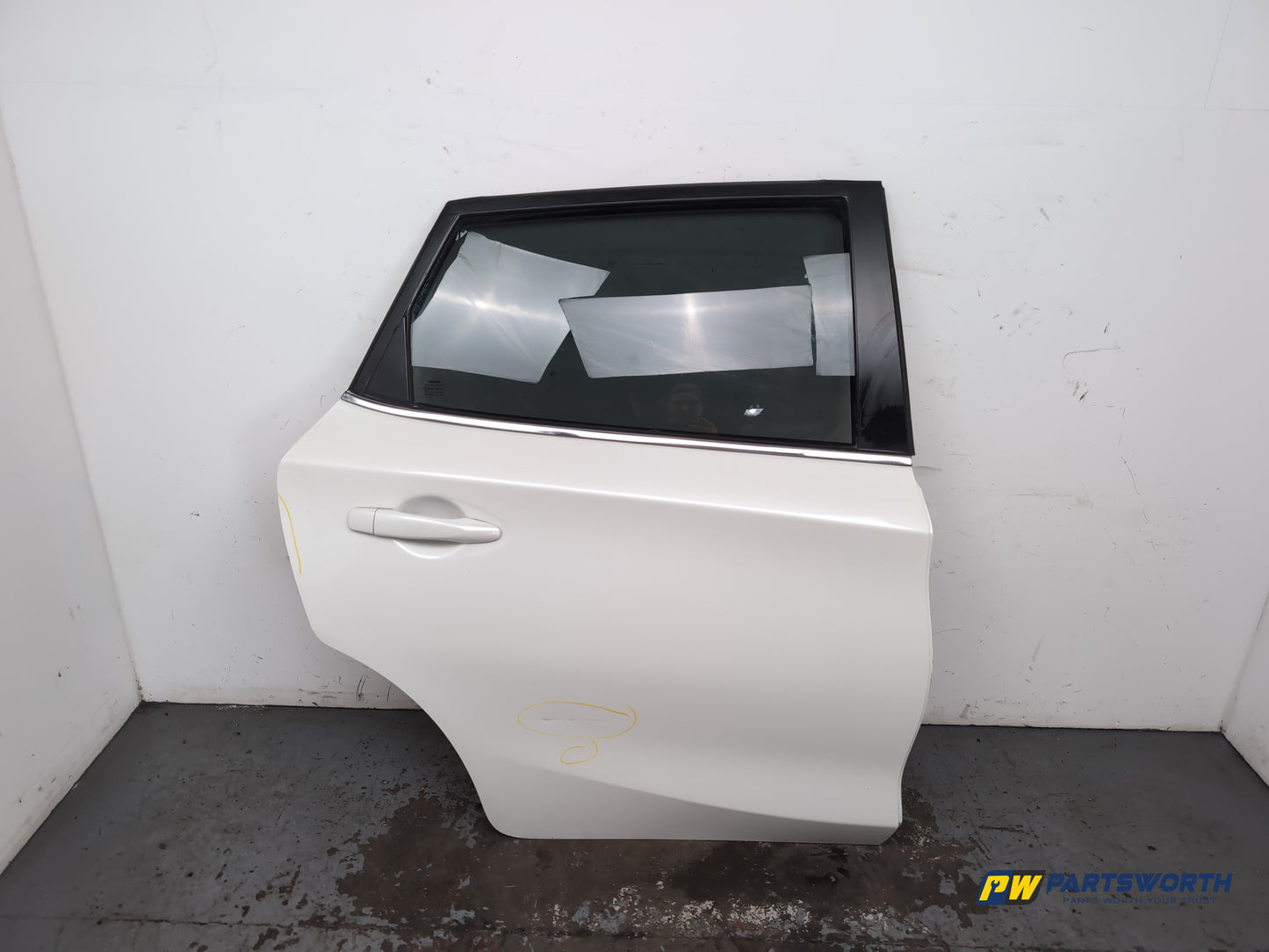 Nissan Pulsar Tekna Dig-T Hatchback Door Rear Rh Driver Side Pearl White Qab