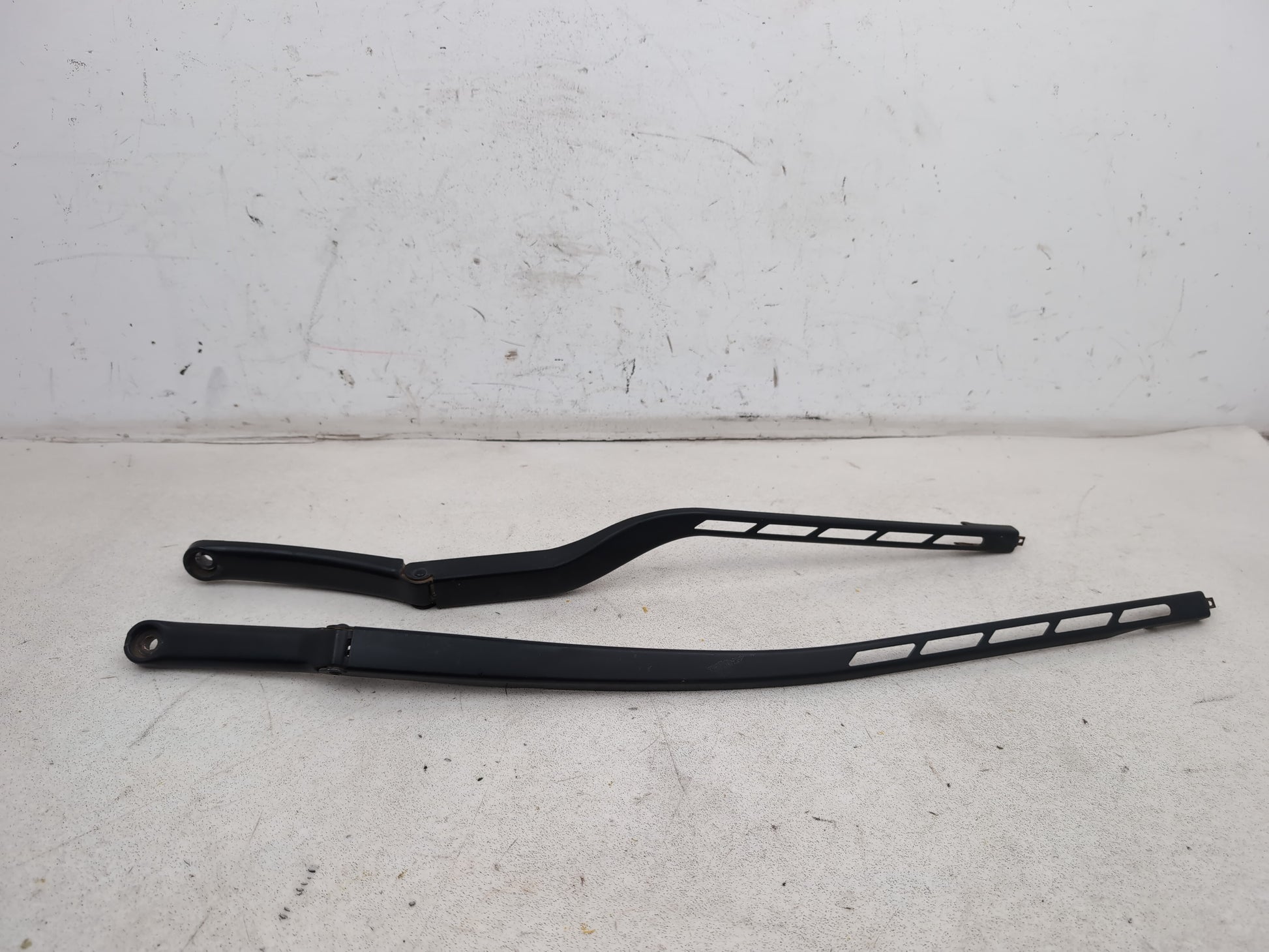Wiper Front Arm 1
