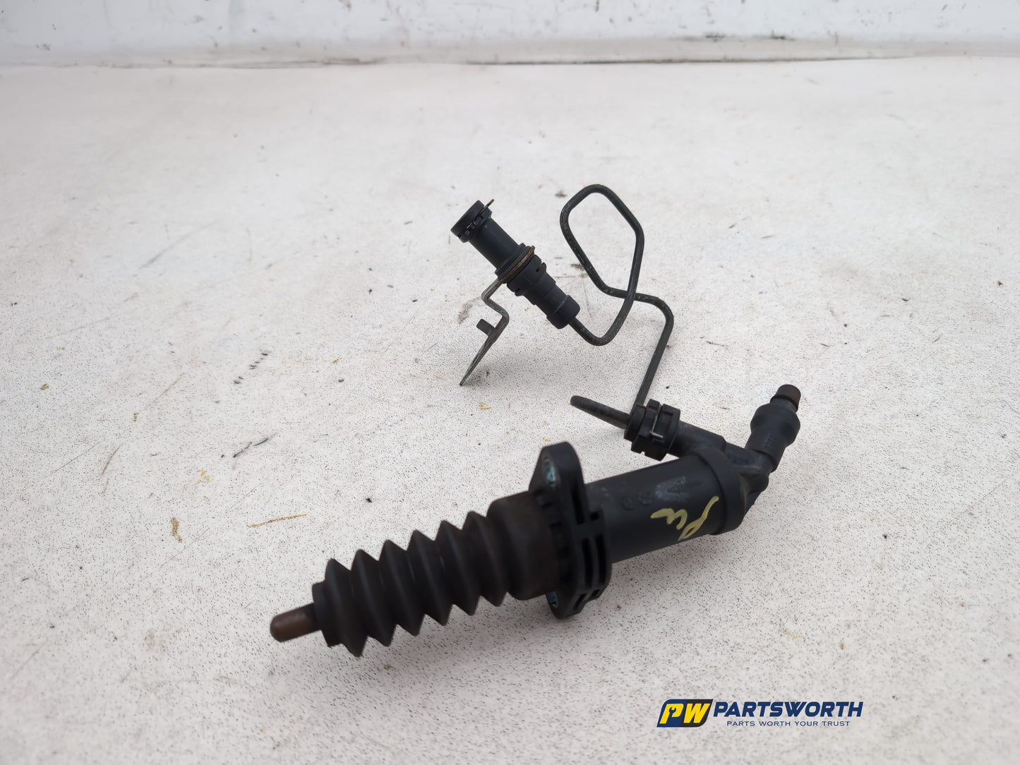 Clutch Slave Cylinder and Pipe  1