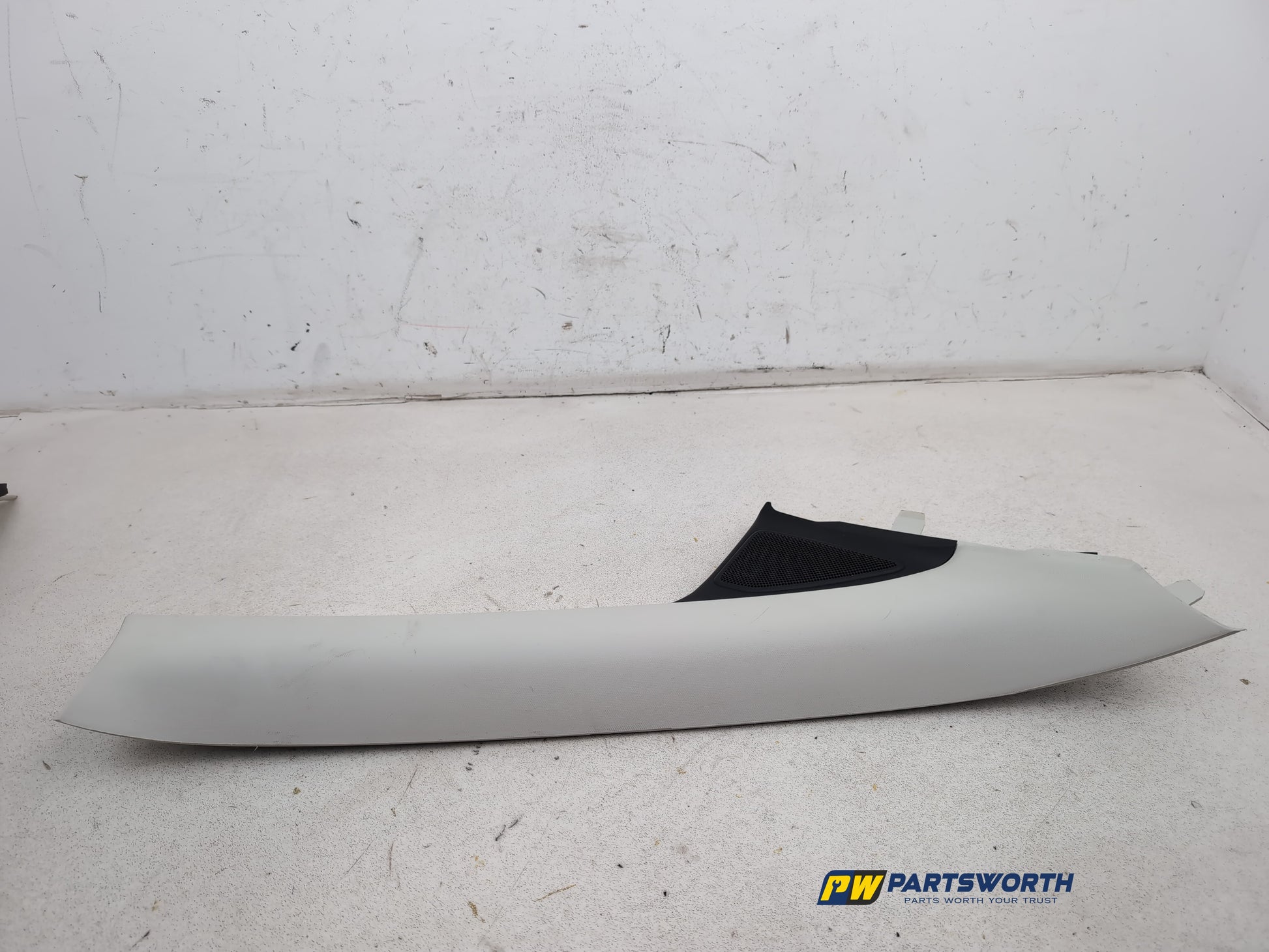 RH A Pillar Trim  1