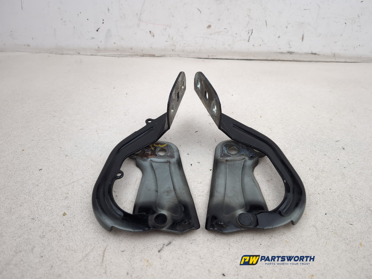 Bonnet Hinges 1