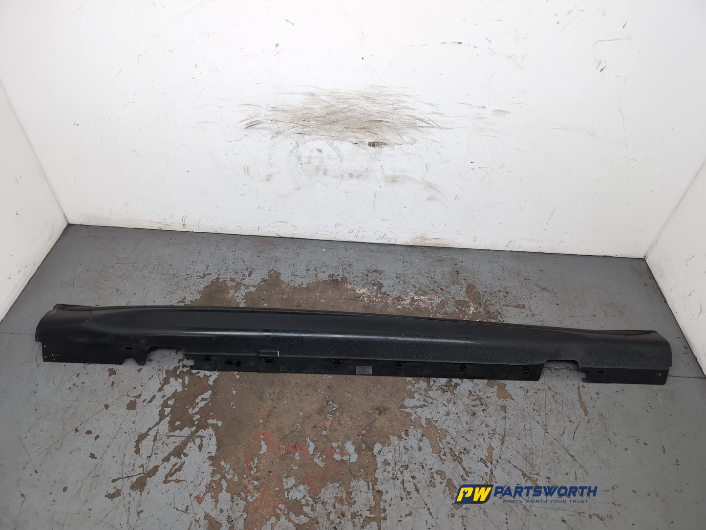 Side Skirt RH 1