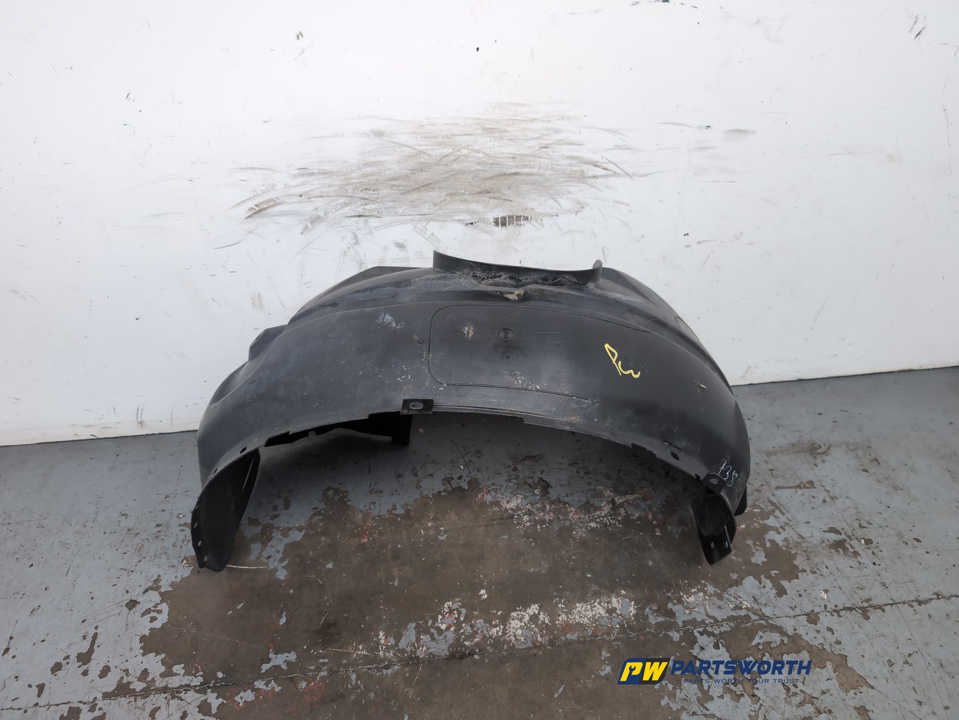 Moulding Wheel Arch Front LH 1