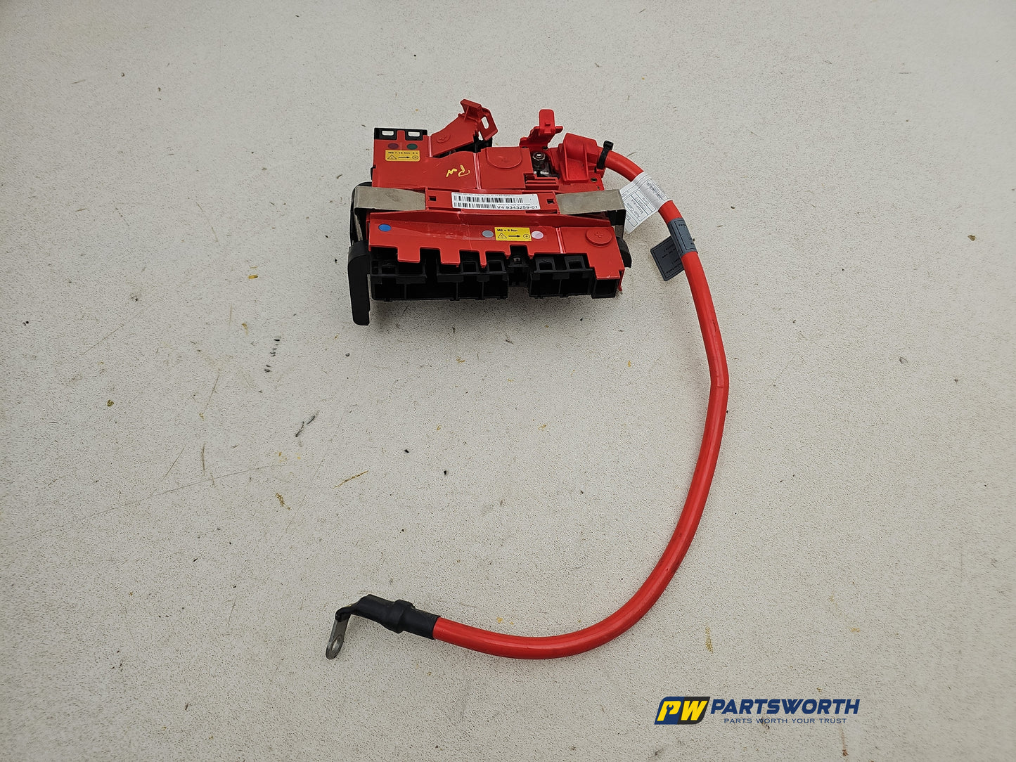 Positive Pole Battery Power Boot Distribution Fuse Box 1