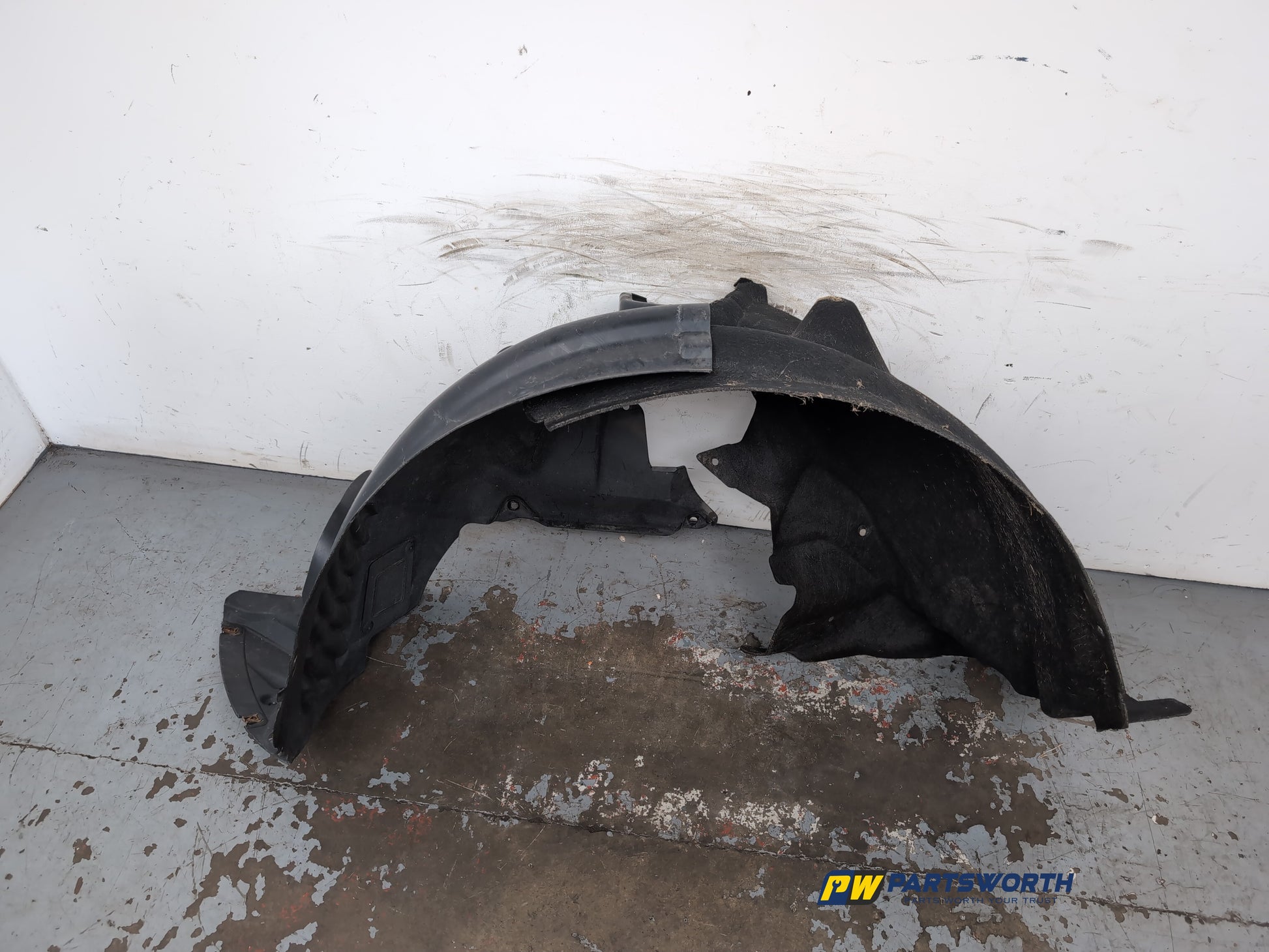 Moulding Wheel Arch Front RH 1