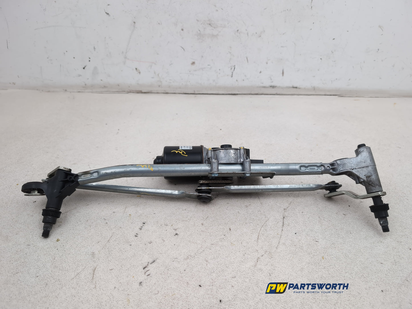 Front Wiper Motor & Mechanism / Linkage 1
